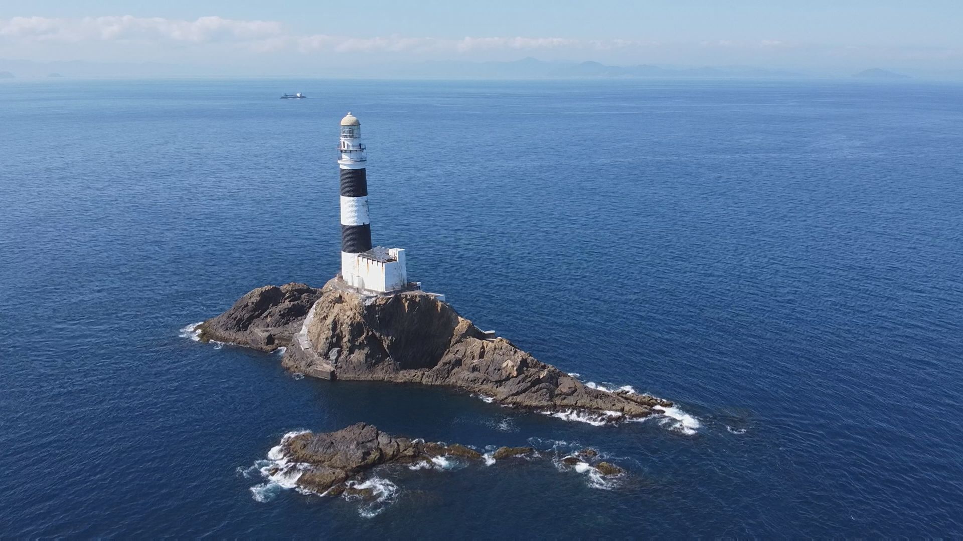 水ノ子島灯台」歴史的価値が評価され国の重要文化財に 120年以上海の