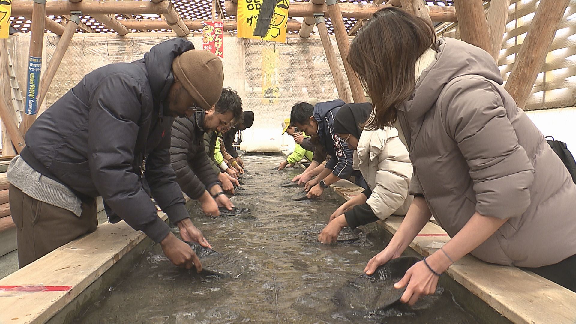 金の価格高騰「砂金採り」で人気の鯛生金山にも影響 体験料金値上げ830