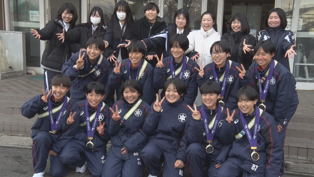 【全国高校駅伝】女子2年ぶり長野東が優勝　在校生に優勝報告「最高の願いであり最高の喜びに！」　　　