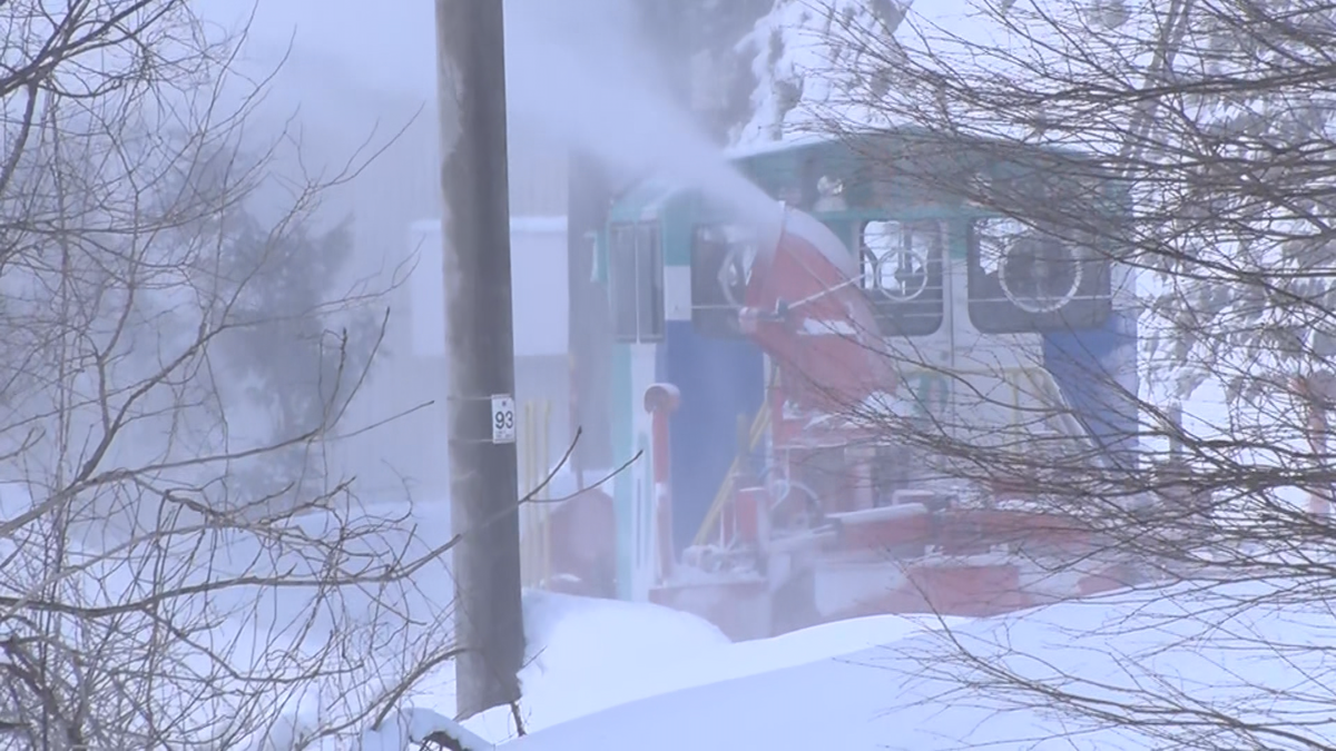 【続報】JR大糸線で線路上に落雪　約6時間後に運転再開　列車10本が区間運休　約200人に影響【長野】