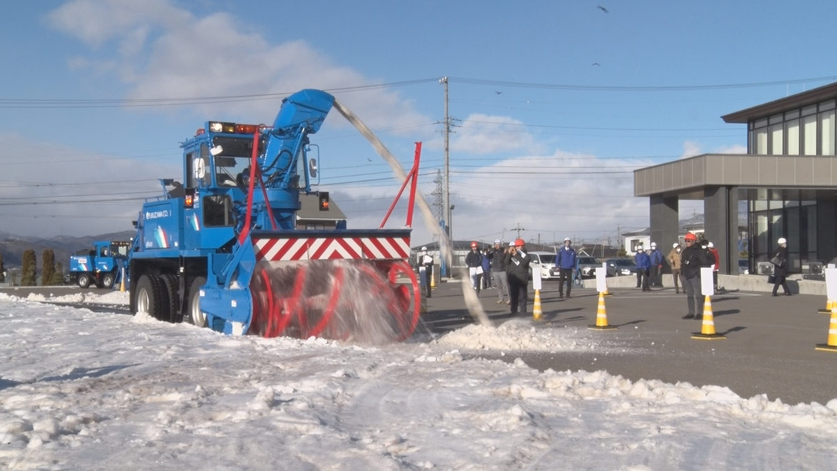 中野市で除雪用機械の自動制御システムの安全性などを検証する見学会