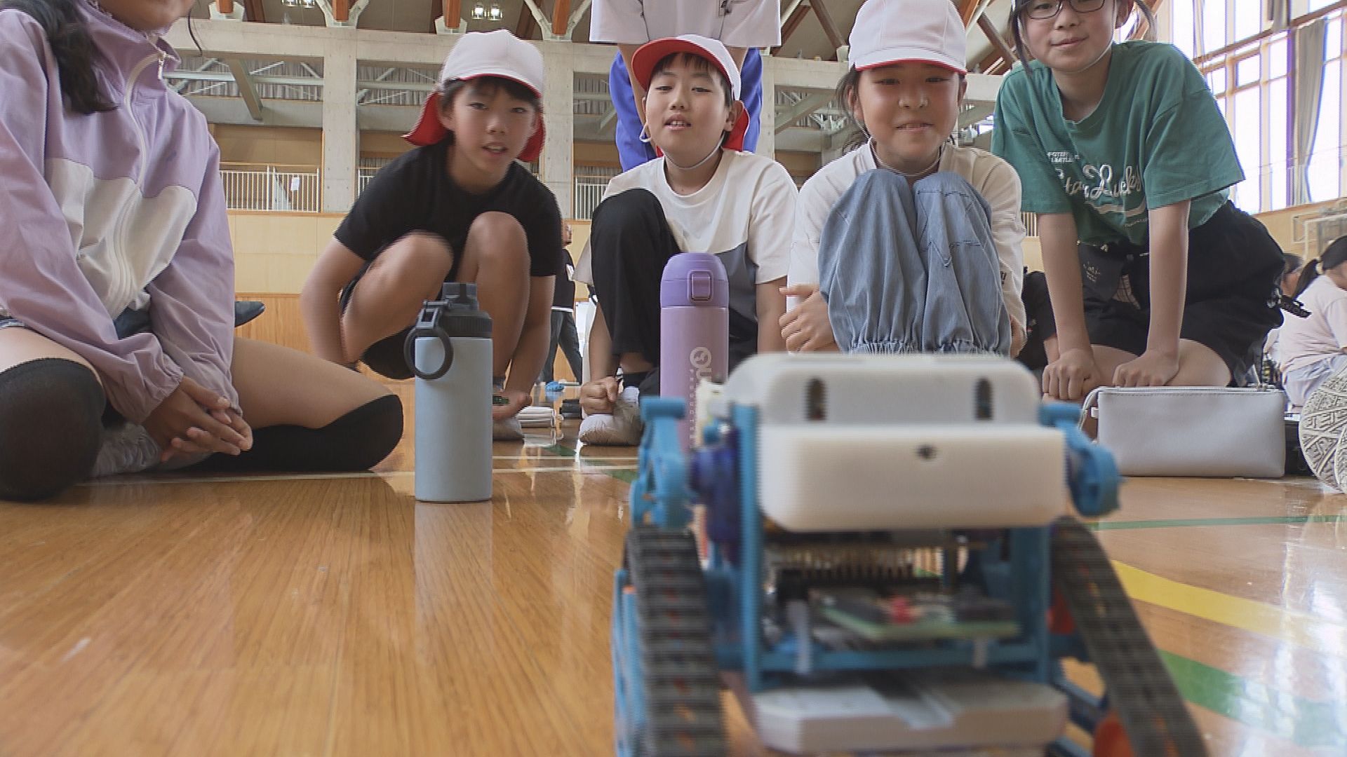 安曇野市の小学5年生が農業用ロボット…