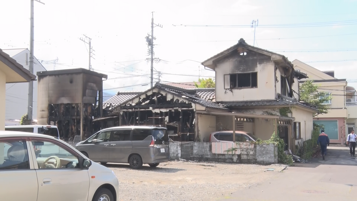 松本市筑摩の住宅全焼　84歳女性死亡　全身にやけど負う
