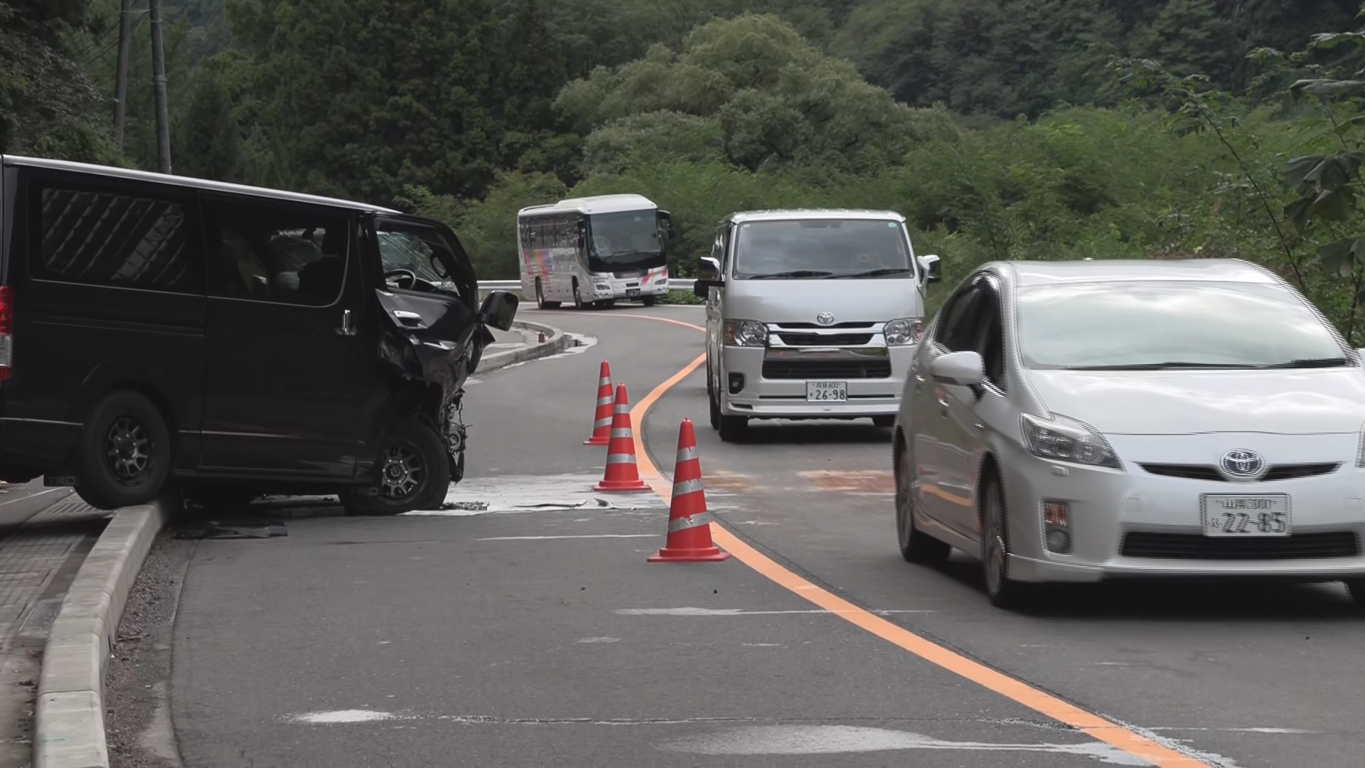 松本市の国道158号で乗用車とワンボックスカーが正面衝突　子ども含む男女7人搬送　乗用車運転の59歳…