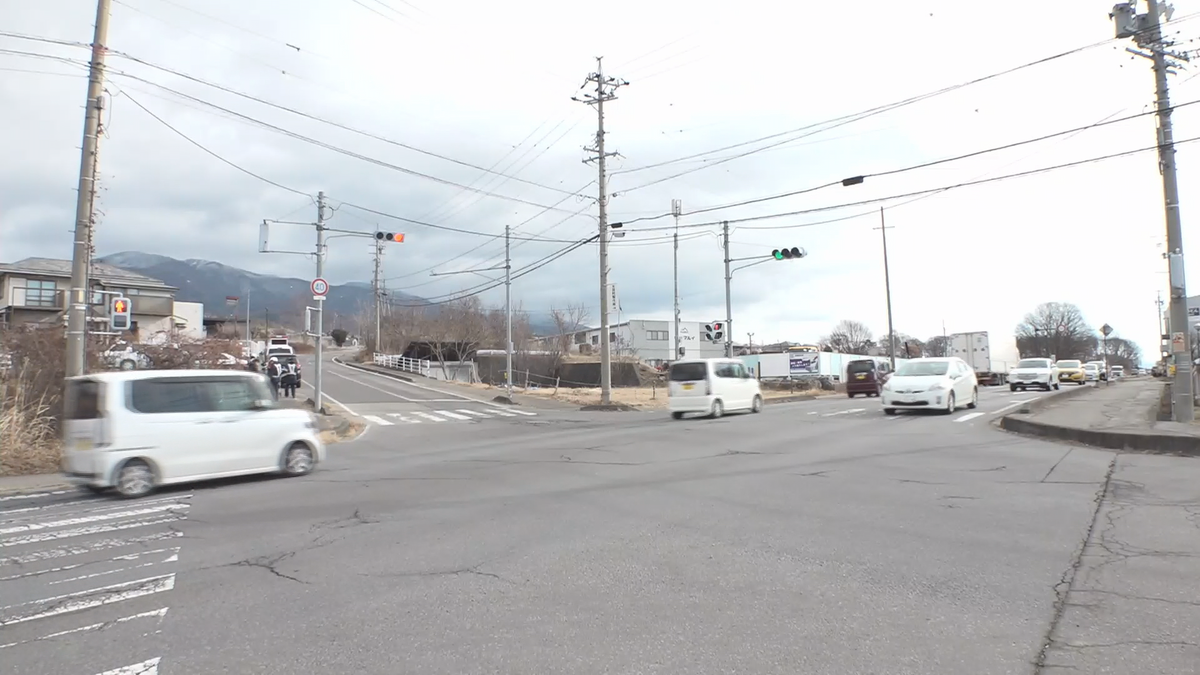 横断歩道を渡っていた男子中学生（14）はねられる　車運転の49歳の男　過失運転致傷の疑いで現行犯逮捕　東御市県道交差点