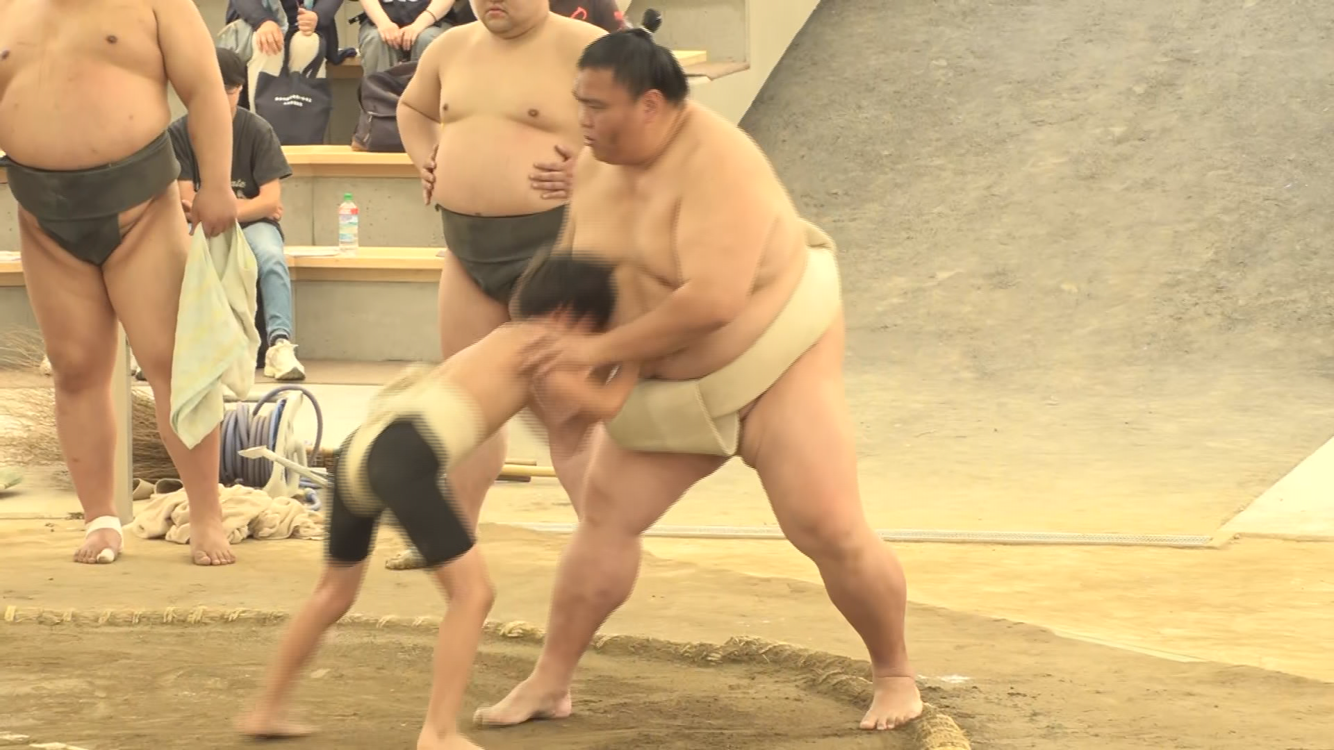 子供たちとの稽古に拍手と歓声！大相撲・出羽海部屋の木曽合宿最終日【長野】