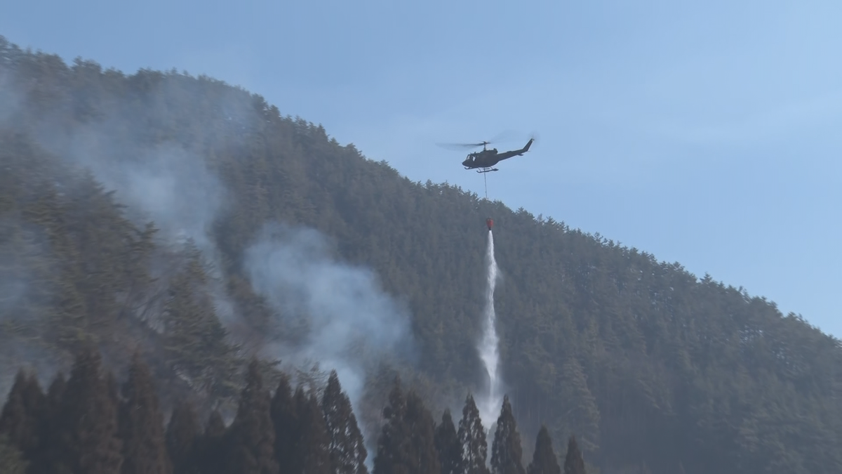 上田市の山火事　鎮火に至らず　陸上自衛隊のヘリも出動して消火活動【長野】