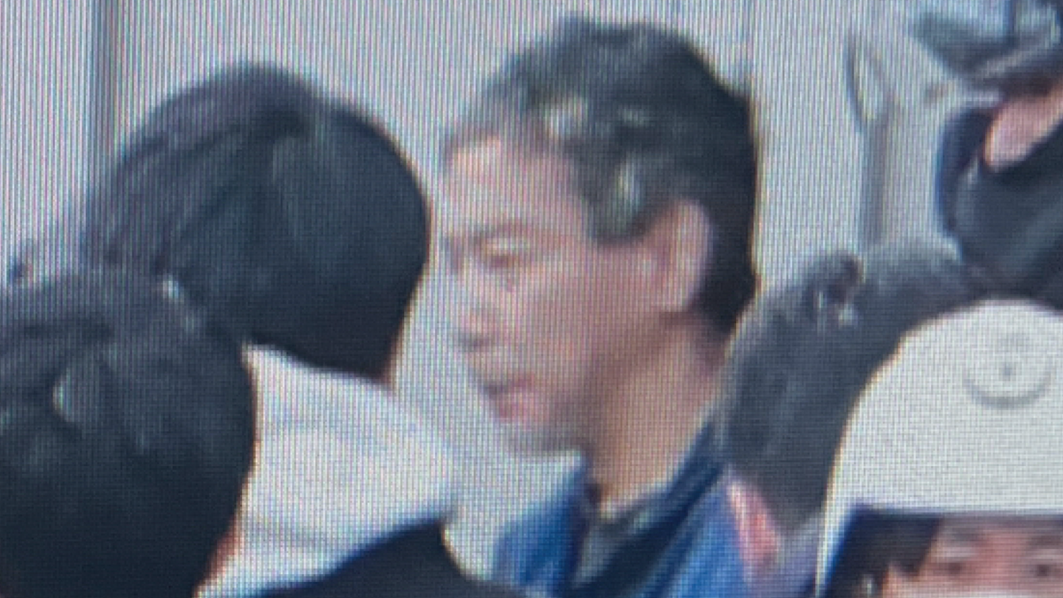 【長野3人殺傷事件 46歳無職男を逮捕】急展開 暴れる様子もなく捜査車両に 自宅は現場となった長野駅から約3キロの住宅街 単身向け7畳のワンルーム 殺人未遂の疑いで逮捕 矢口雄資容疑者は「黙秘」被害者との面識なし|テレビ信州NEWS NNN