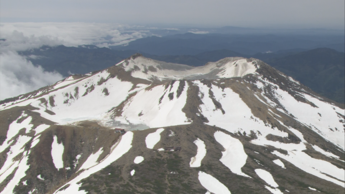 【御嶽山】で21日午後4時すぎ「火山性微動」が発生　火山性微動は去年7月以来　火口からおおむね1キロの範囲で大きな噴石や火砕流に警戒を