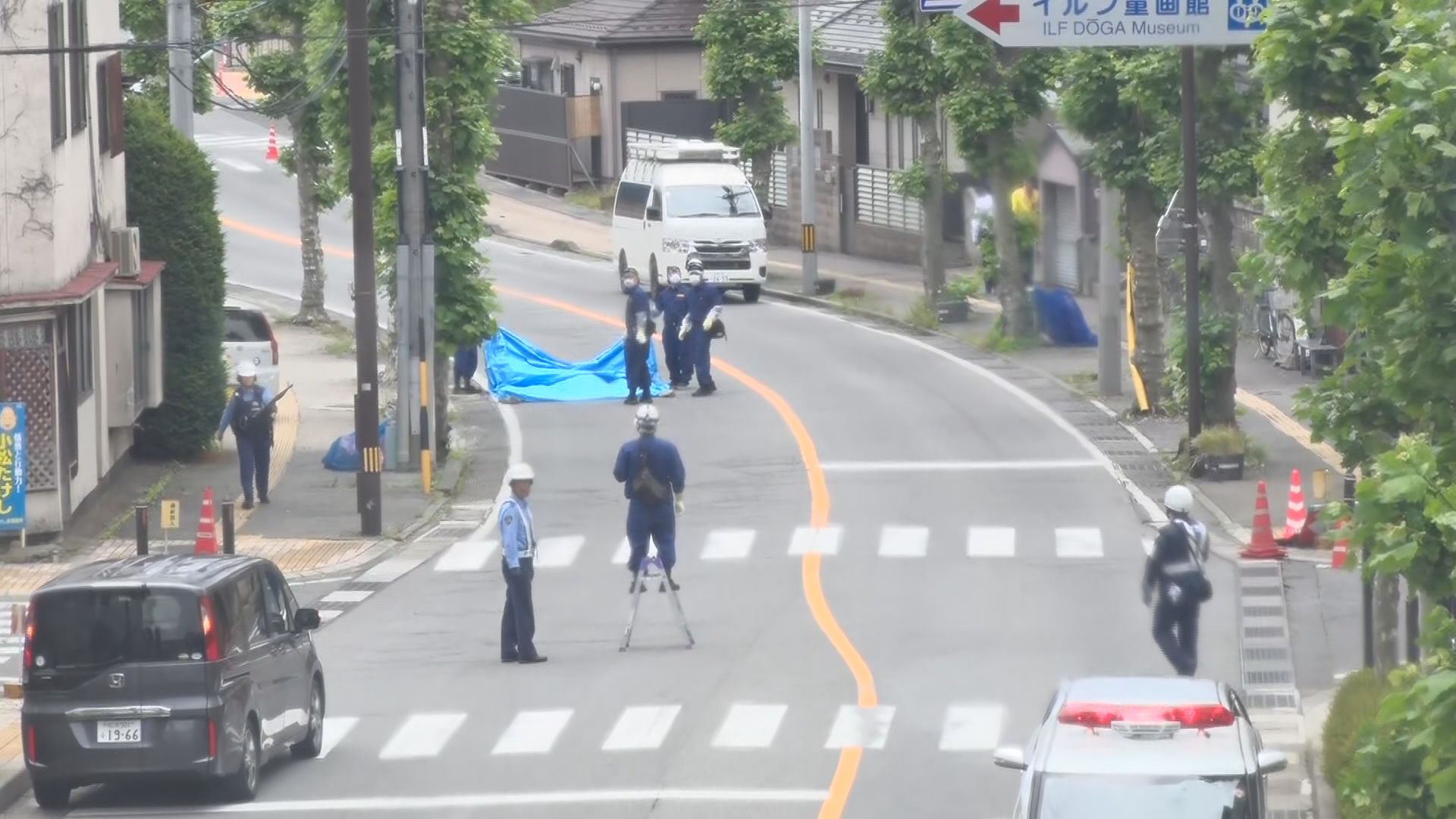 大型トレーラー死亡ひき逃げ事件　群馬県の男を逮捕　容疑を否認　道路を渡っていた男性をはねそのまま立ち…