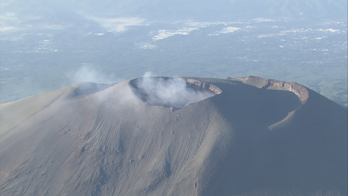 浅間山の噴火警戒レベル「2」　引き続き警戒を　火山性地震は増加した状態・火山ガスの放出量多い