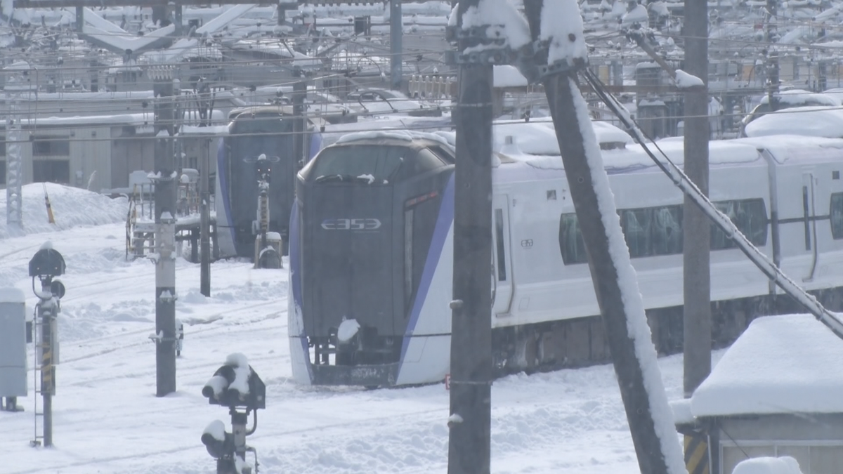 【速報】降雪予報で8日午後から「あずさ」や「かいじ」など中央東線の特急列車を計画的な運休【長野】