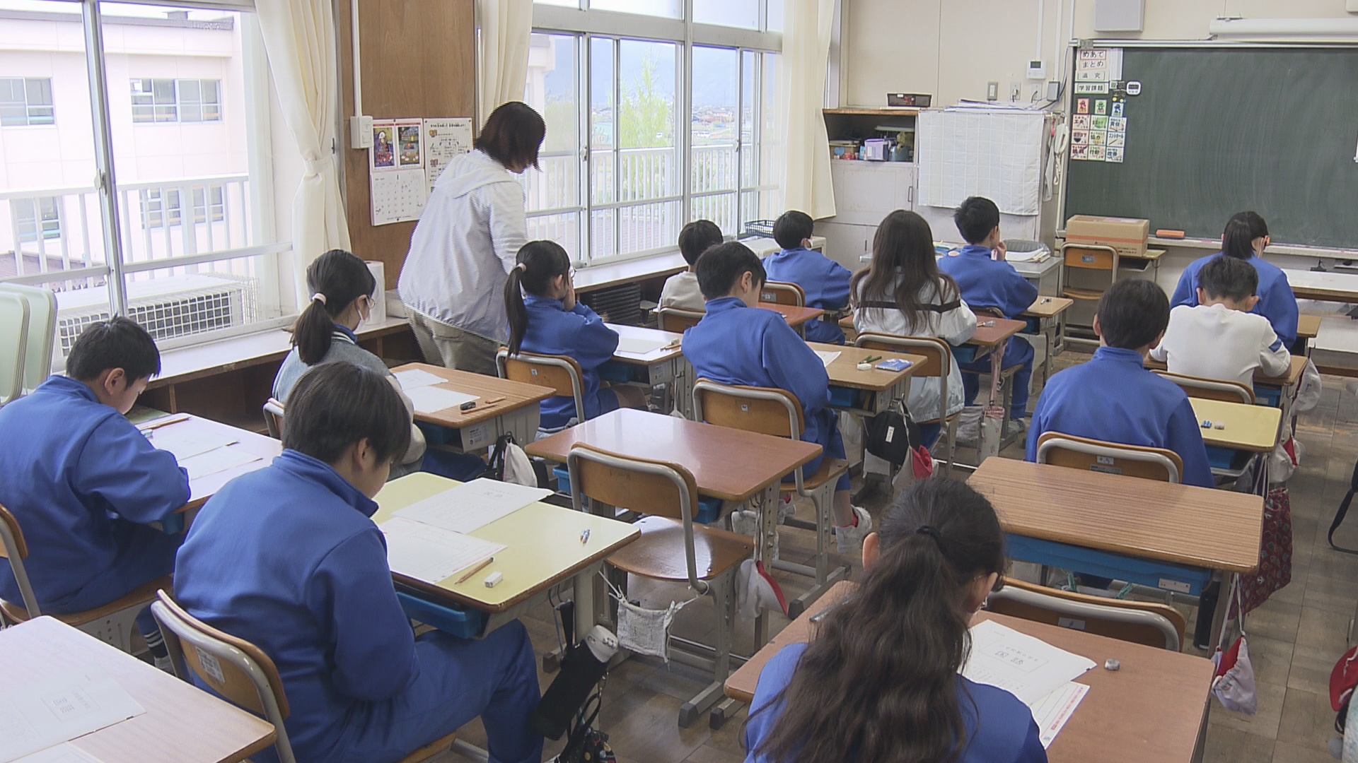 小学6年生と中学3年生対象　全国学力…