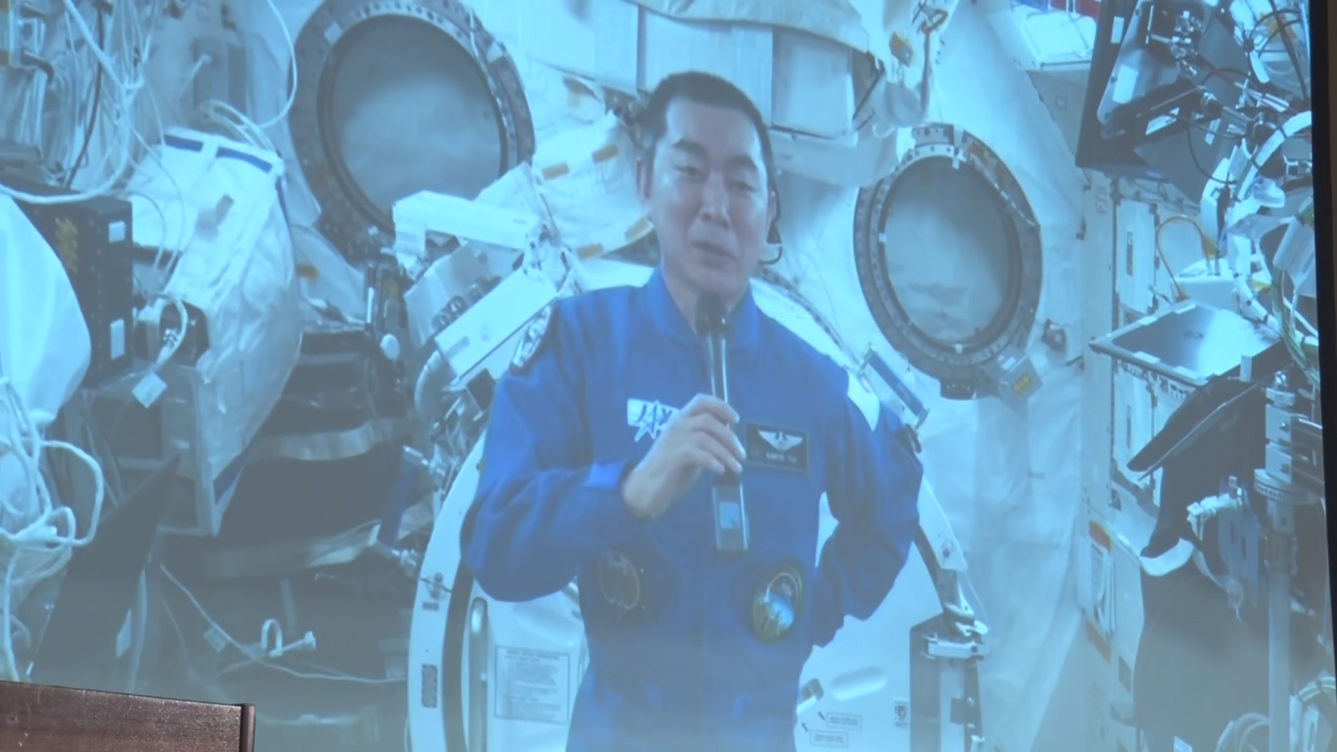 「宇宙でくしゃみをするとどうなるの？…