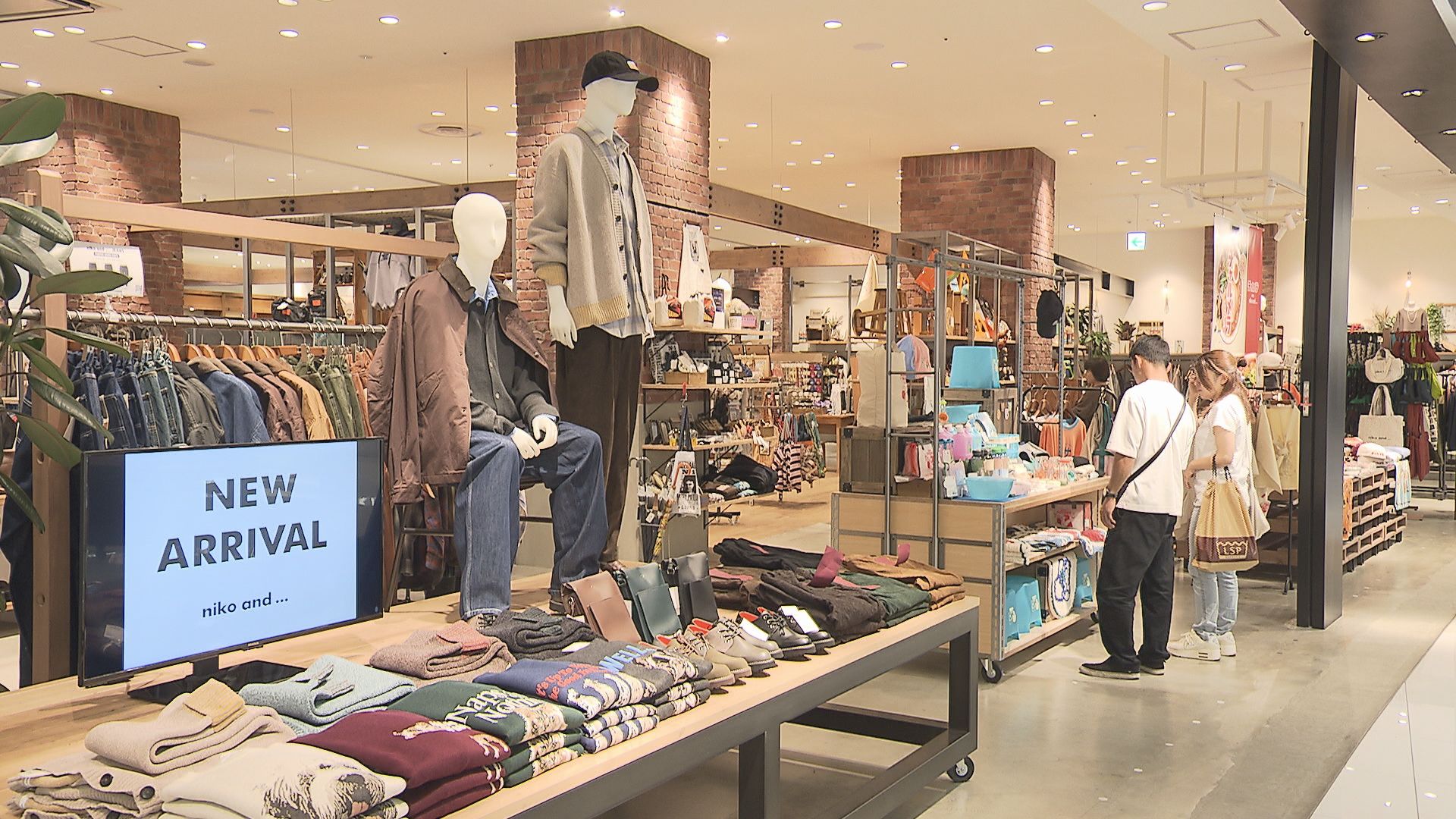 イオンモール須坂本格開業から1年　人の流れは変わった？　周辺店舗への影響は？北信の商業圏の今【長野】…
