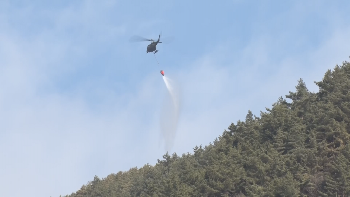 上田市の山火事は発生から3日目　210人態勢で消火活動も鎮火のめど立たず　2日間で約100ヘクタールを焼失【長野】