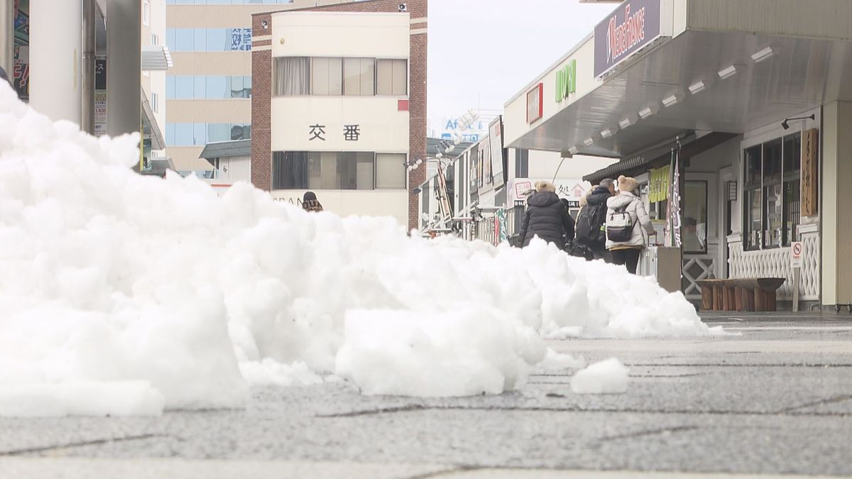 【大雪情報】5日にかけて強い雪の予想　24時間降雪量 大北地域の山沿い25センチ　松本・諏訪・上田地域などでも20センチ予想「 特急あずさ」午後～14本運休　上信越道・中部横断道 の一部区間で　4日午後6時から通行止めの可能性も…