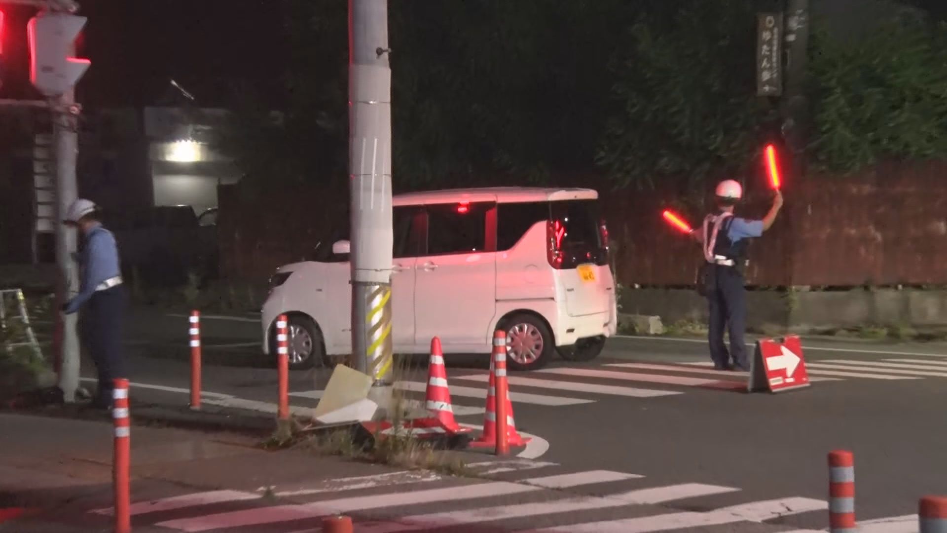 23歳女性が横断歩道を渡っていたとこ…