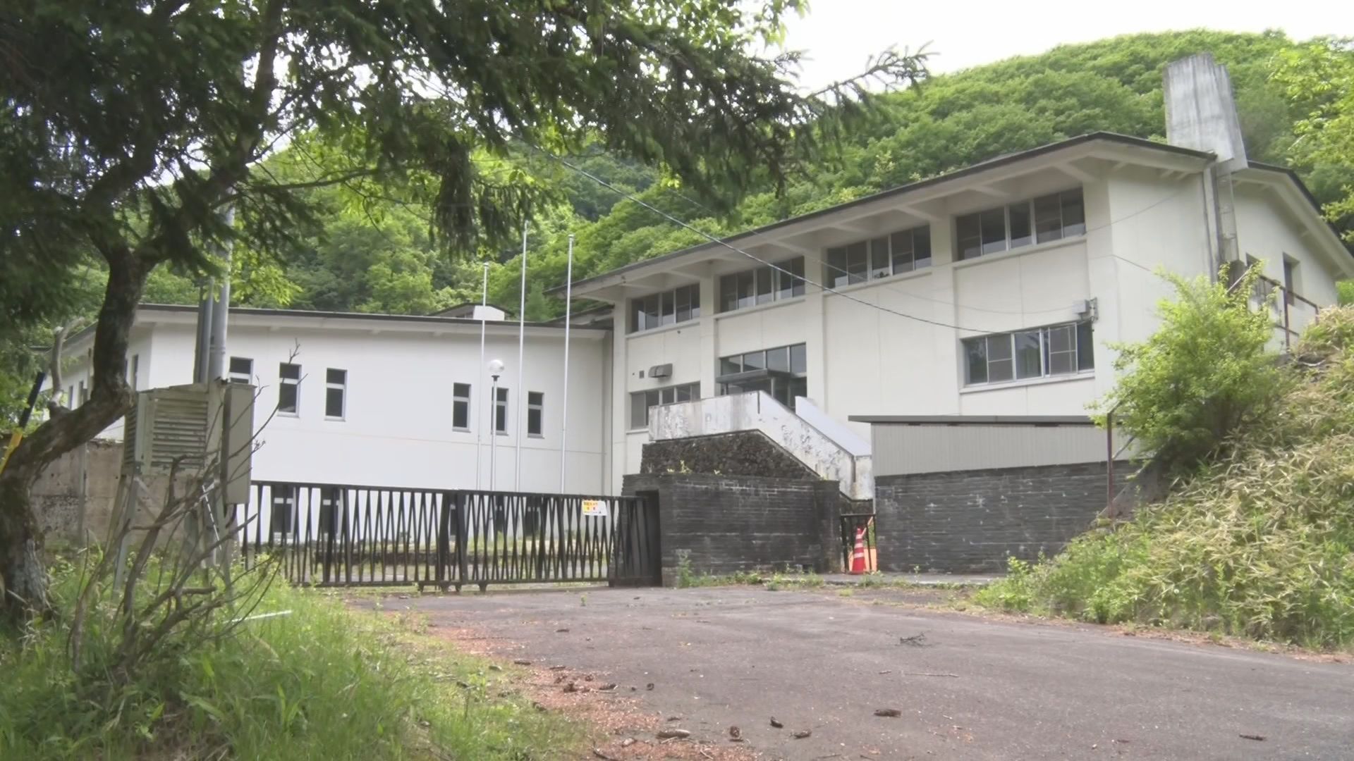 茅野市の下水処理施設　銅線ケーブルが…