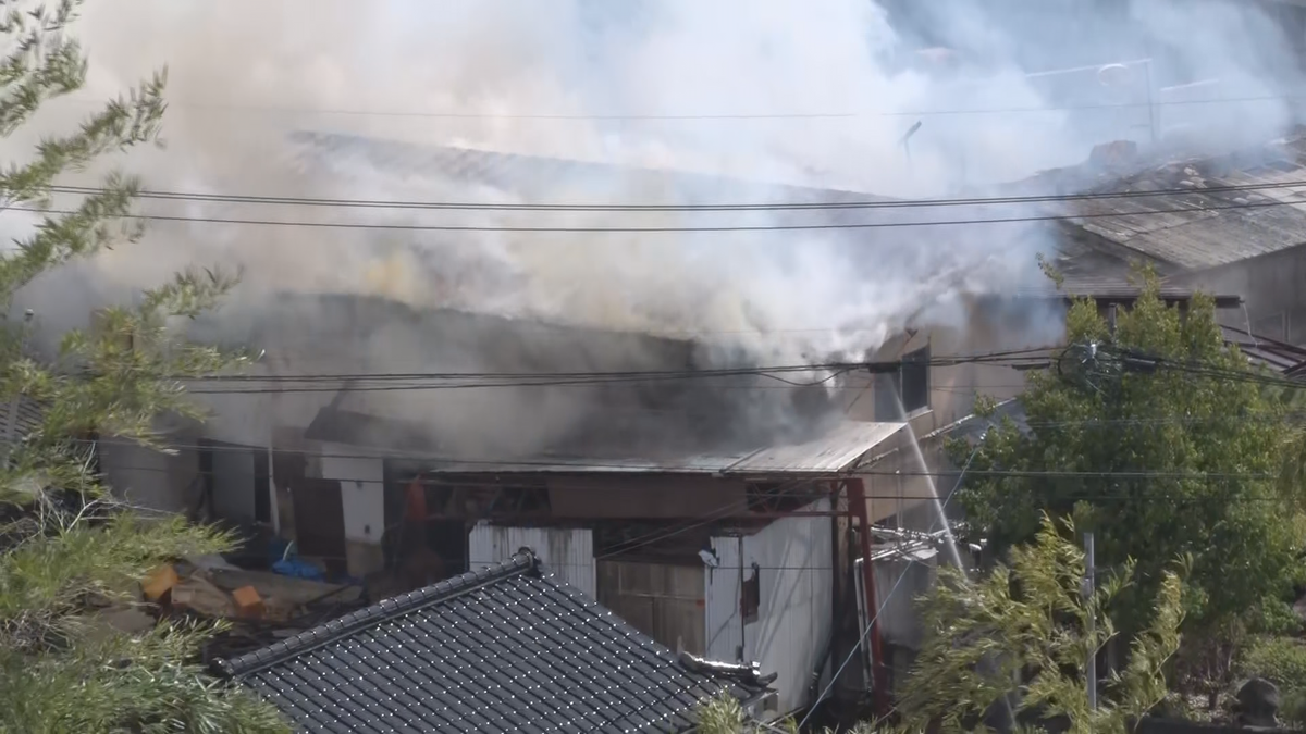 県内火事相次ぐ　飯田市で倉庫など３棟焼く　喬木村で住宅全焼１人死亡　