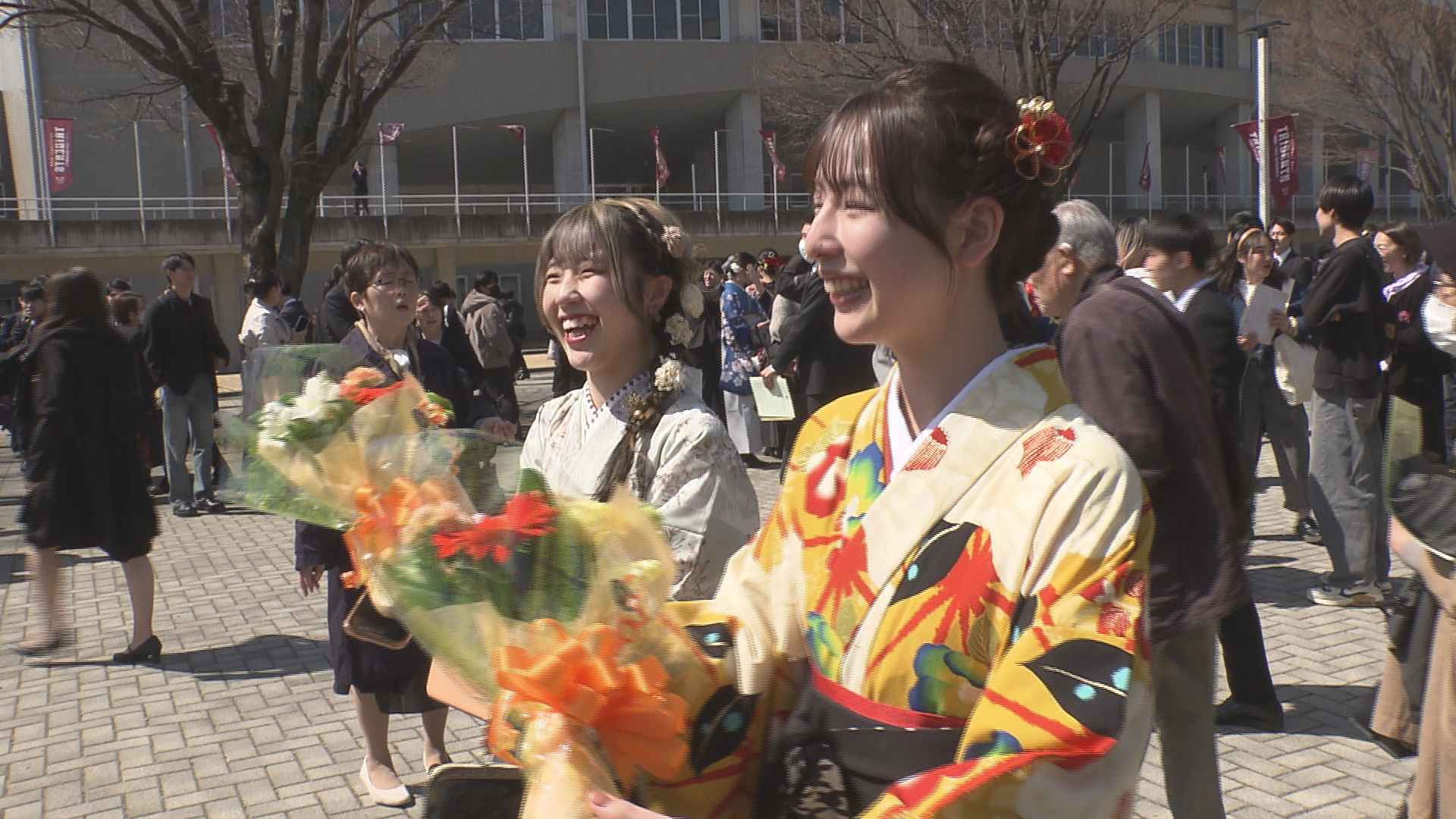 「志高く向上心を…」信州大学で2600人余りが巣立ち　松本地区の卒業式【長野】