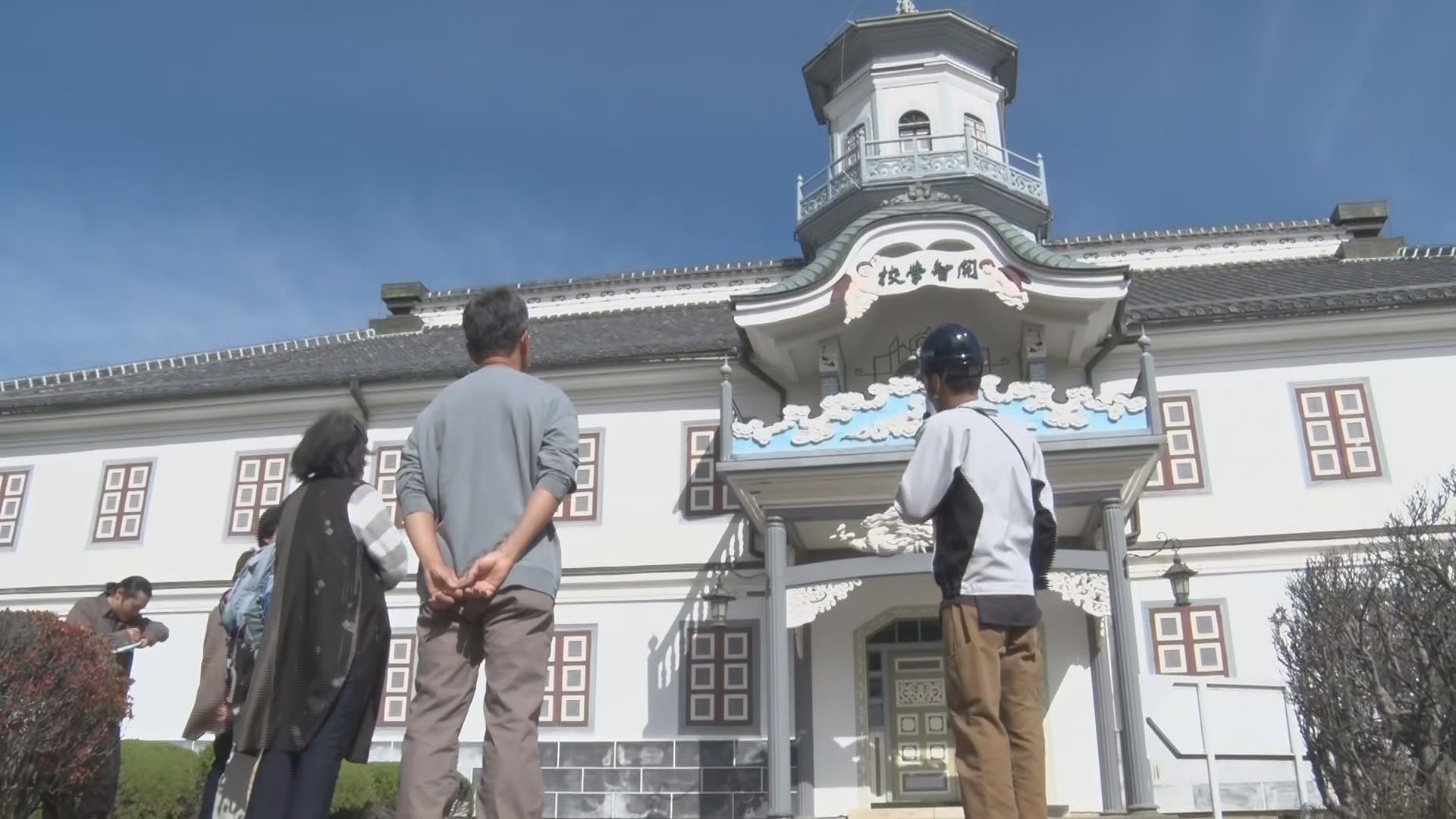 松本市の国宝旧開智学校校舎で特別見学…