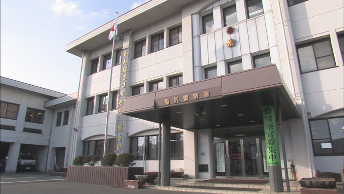 車にはねられ男子高校生3人が重軽傷　1人は右足のくるぶしを骨折　19歳の専門学校生が運転　警察が事故原因を調べる【長野】