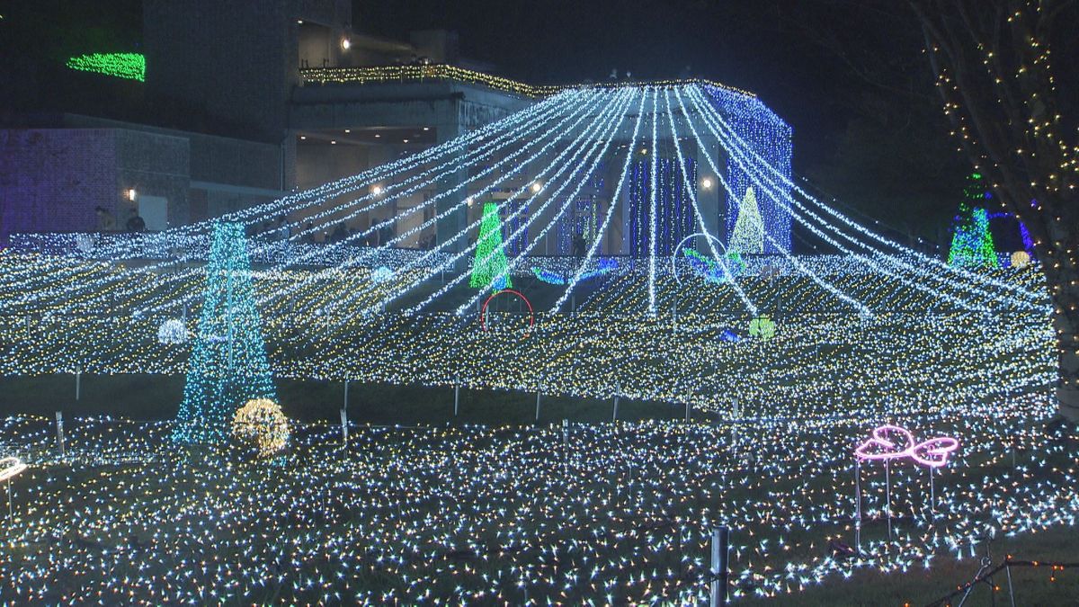 クリスマスイブ50万球のLED瞬く　光の世界　国営アルプスあづみの公園の堀金・穂高地区　来年2月2日まで