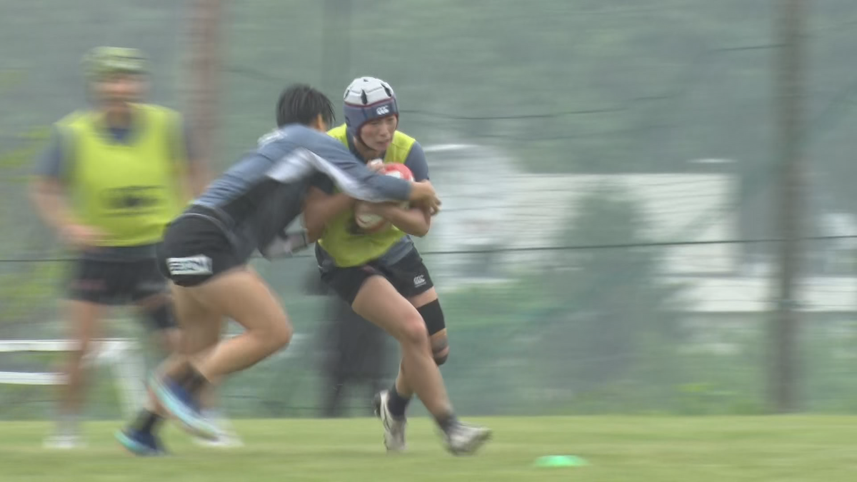 ラグビー女子15人制の日本代表チーム　菅平高原で強化合宿　16日から菅平高原で始まる　上田市長が地元産の牛肉や野菜を差し入れ激励