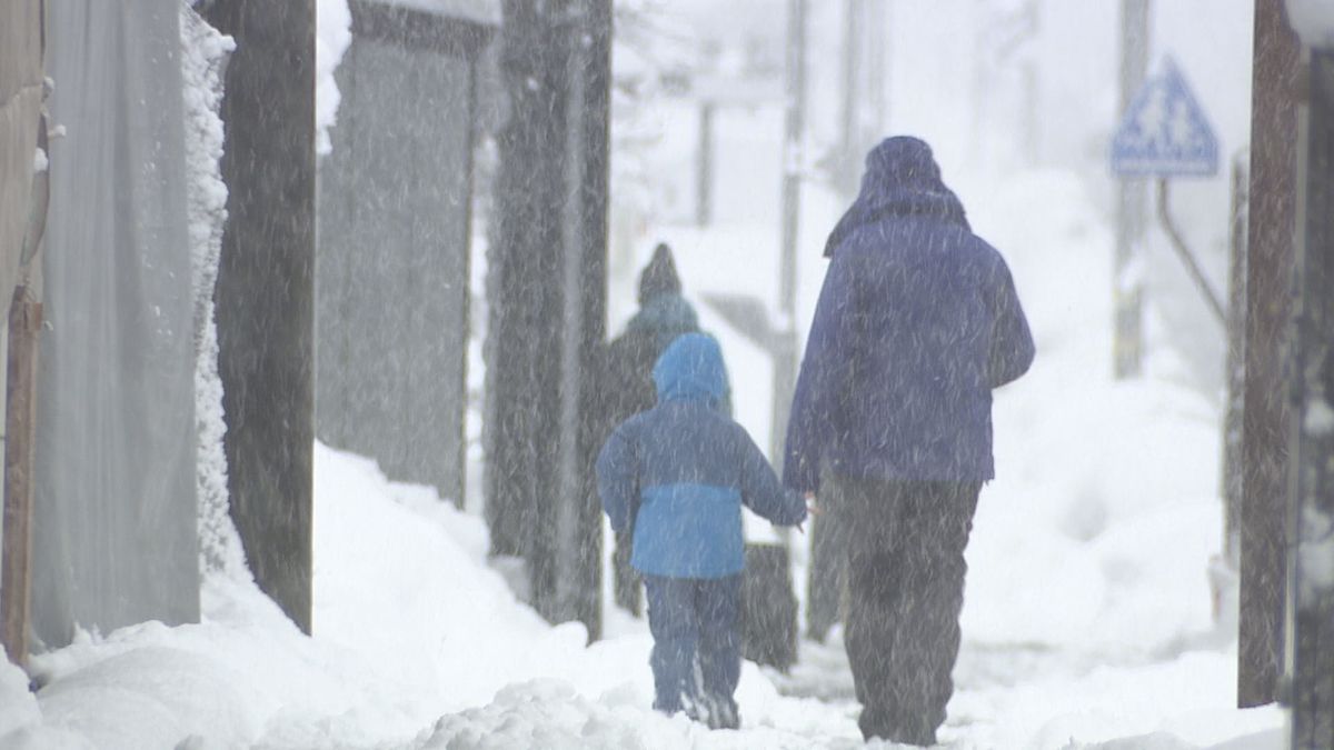 北部中心に強い雪　白馬で積雪103センチ　野沢温泉125センチ　小谷112センチ　北部の山沿いと中野飯山地域16日明け方にかけて大雪に十分注意