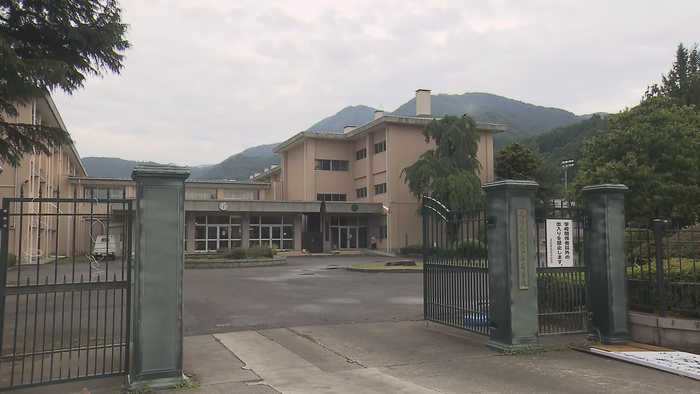 須坂東高校の卒業生と教職員あわせて約1800人分の個人情報漏えいの恐れ卒業アルバム制作会社のサーバーに不正アクセス　