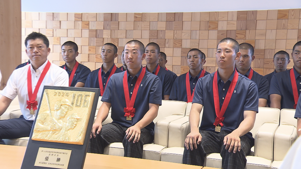 いざ甲子園へ「目標は優勝、一戦一戦しっかり戦ってきたい」意気込み語る　長野日大野球部が知事表敬