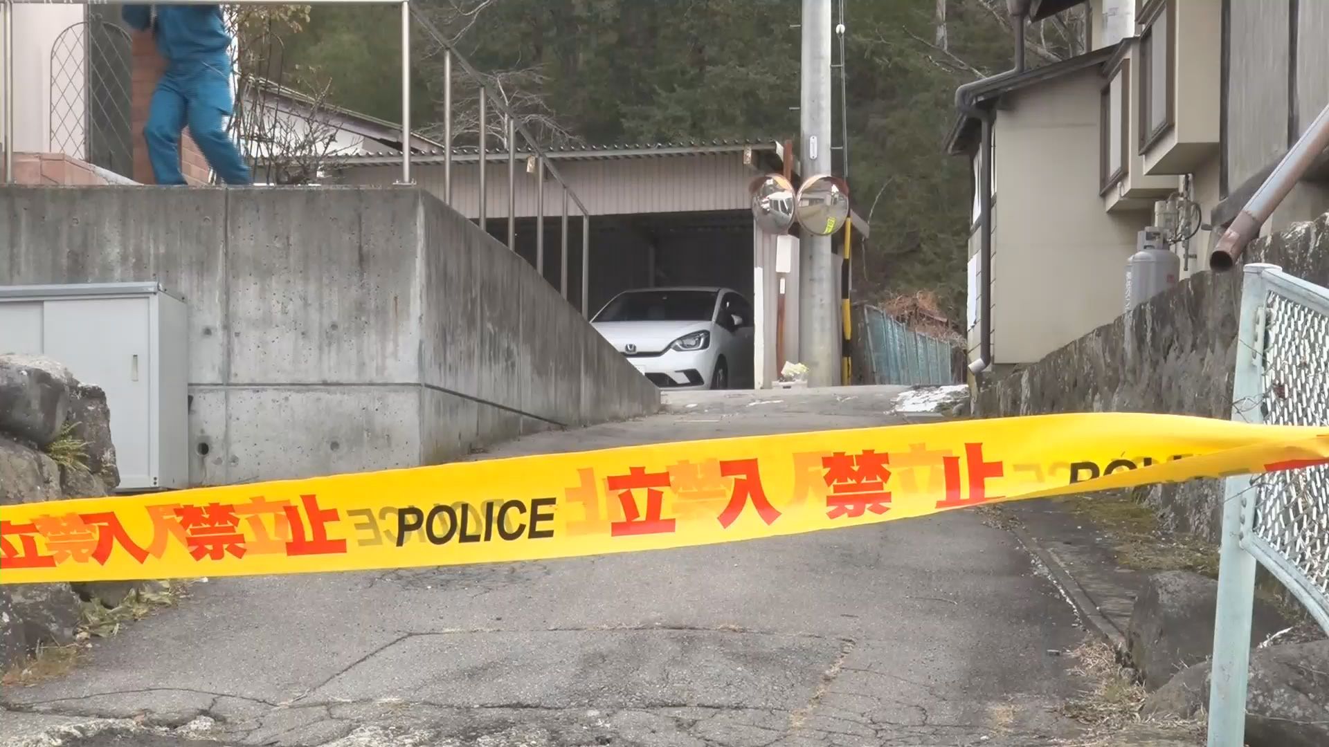 佐久市の路上で70代男性死亡　住宅街…