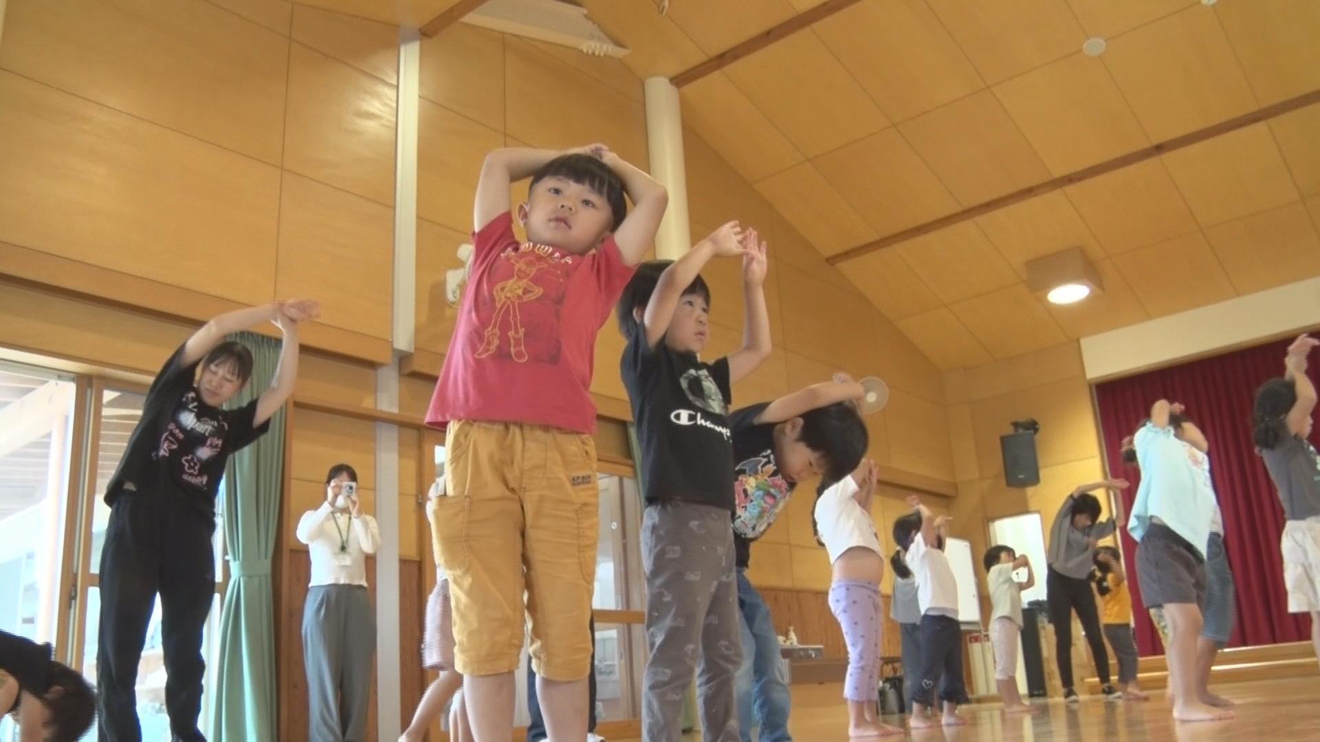 「自分たちも踊ってみたい！」園児が県歌「信濃の国」歌って踊って　地域住民と交流【長野・須坂市】