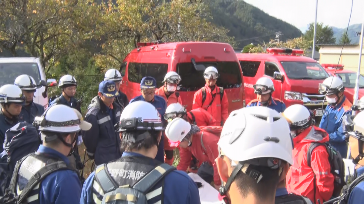 キノコ採りの遭難相次ぐ　１人は自力下山　１人は 捜索続く　いずれも80代１人で山に…　