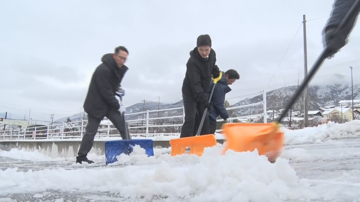 県内大雪は雨に…　高速道路ではスリップ事故相次ぐ　渋滞も