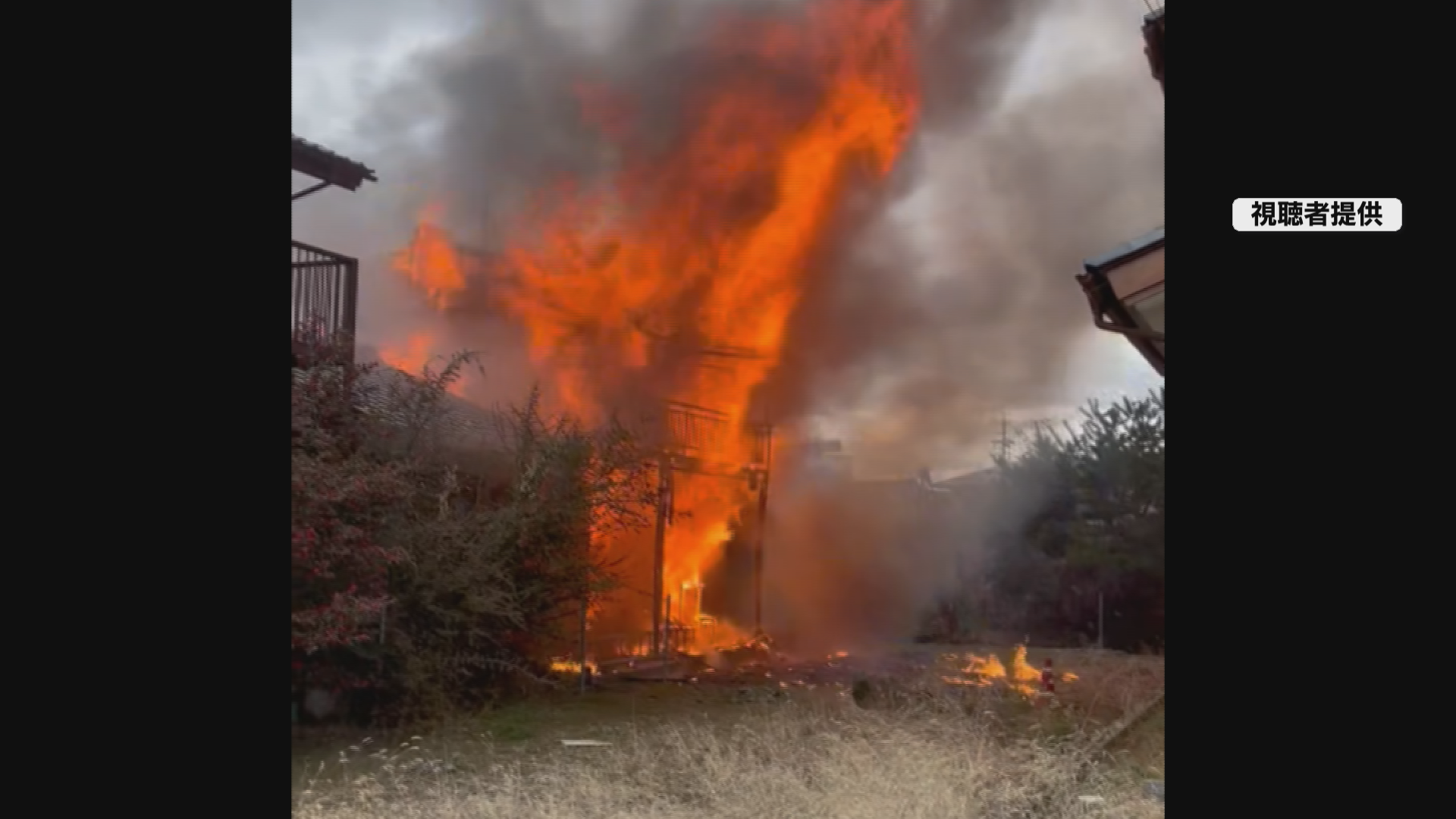 長野県千曲市で火事　焼け跡から1人の…