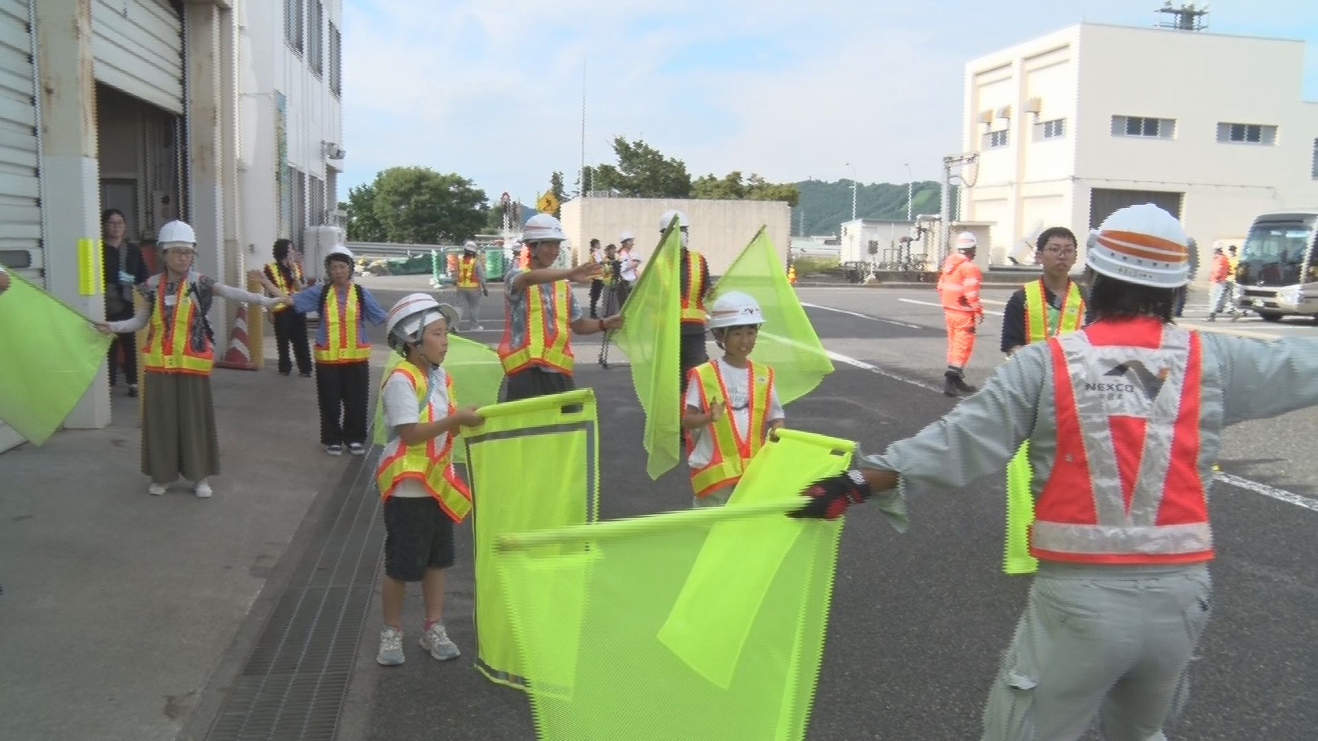 「将来に生かせるような経験を」高速道路の安全を守る仕事を小中学生が体験　企画したのは高校生【長野・松…