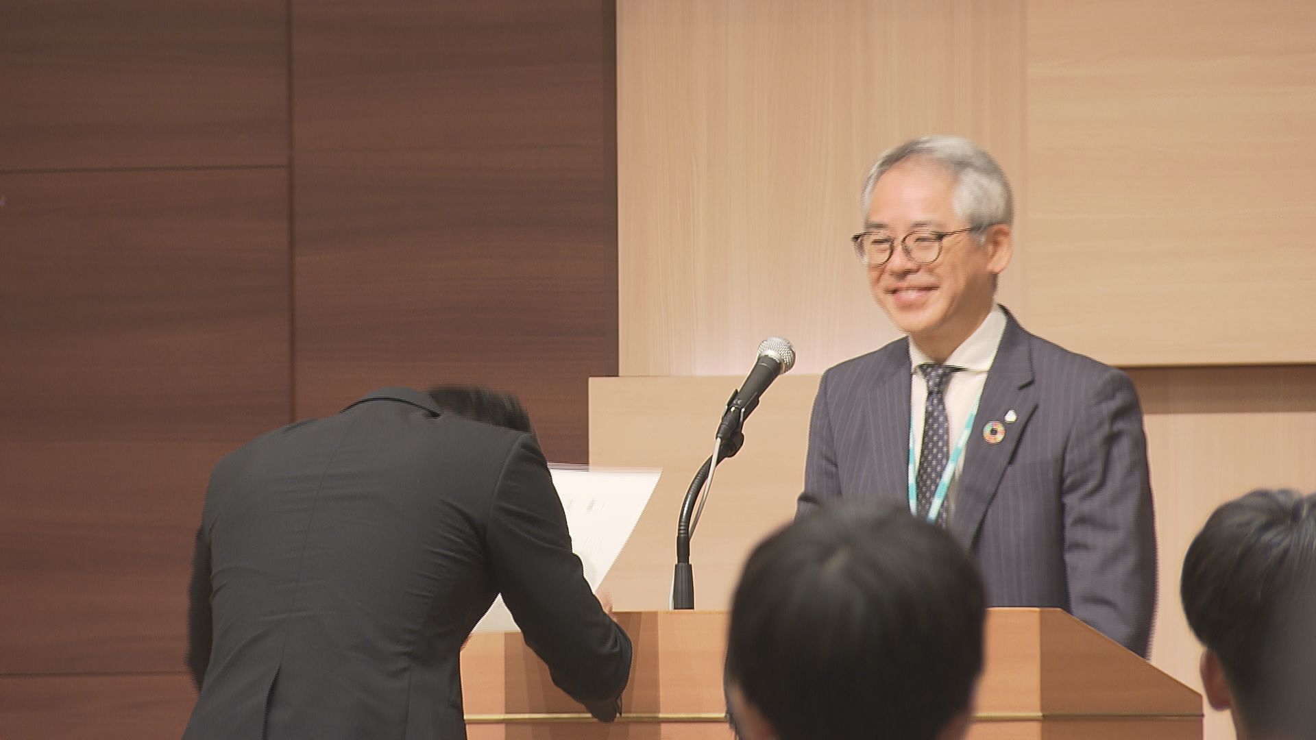 「身の引き締まる思い」来春の入社に向…