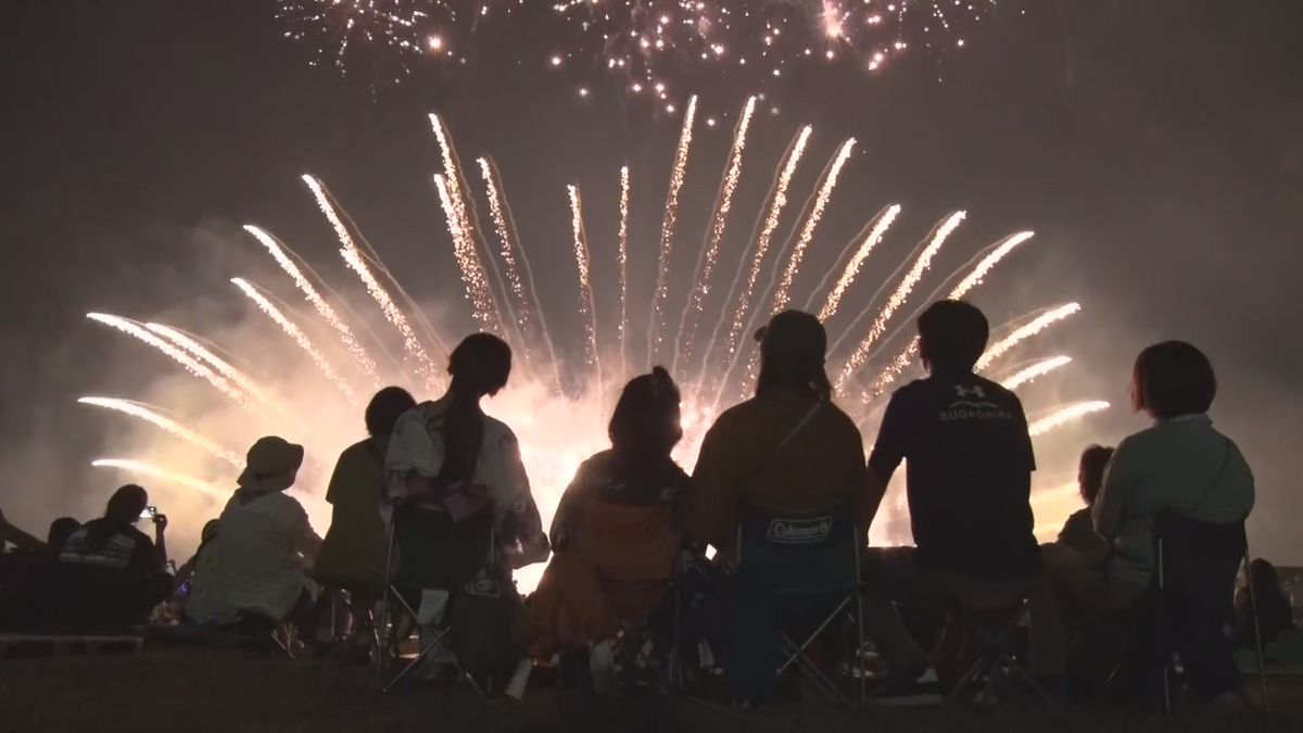 上田の夏　夜空に8000発　音楽と花火の競演　８万人が夜空を見上げる