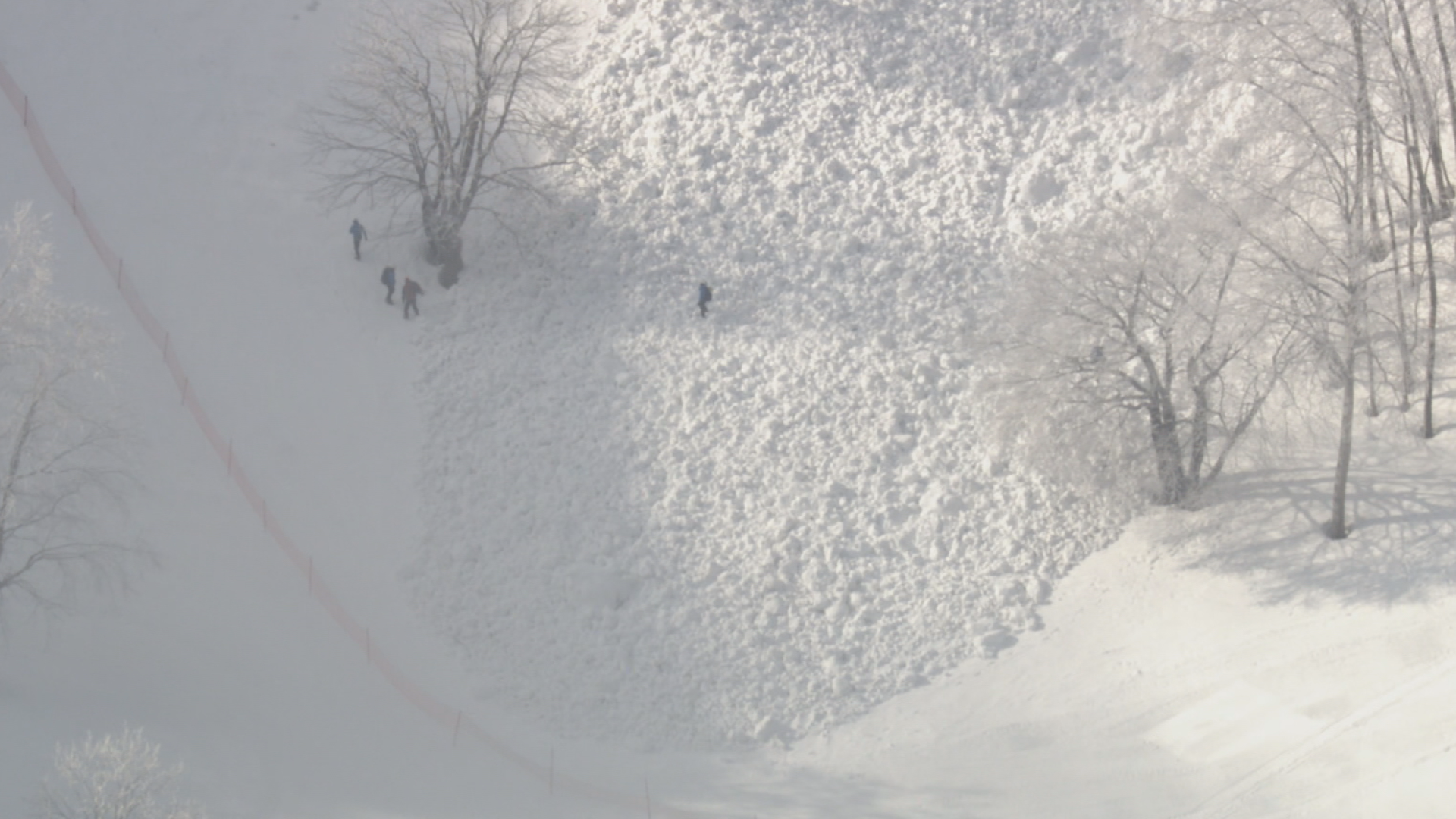 斑尾高原スキー場で雪崩発生　5人巻き…