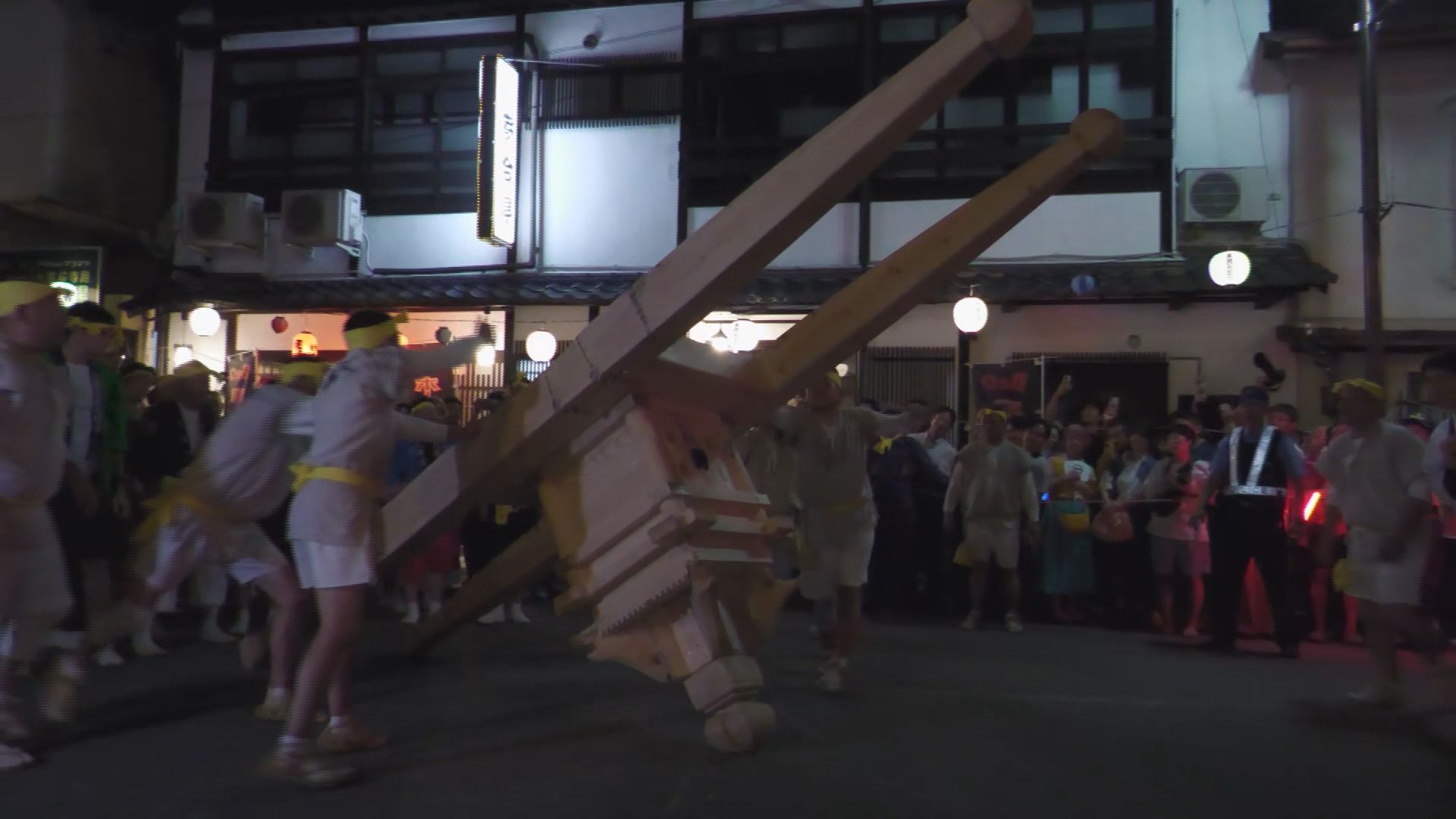 熱気！“天下の奇祭”　木曽町の伝統「みこしまくり」400キロを超える「みこし」を転がす【長野・木曽町…