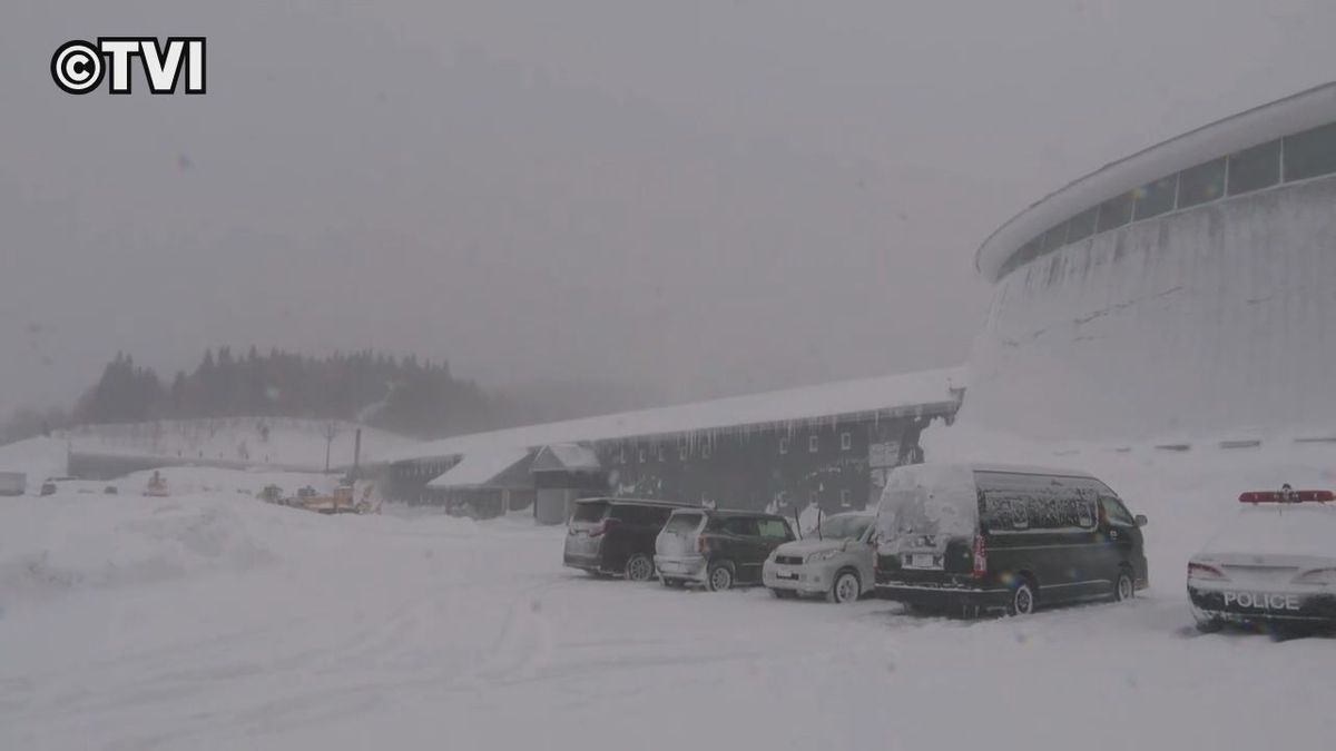 【立ち入り禁止区域で滑走中に雪崩か】外国人スキー客が雪に埋もれ意識不明の重体　コース外で雪崩に巻き込まれたものとみられる　