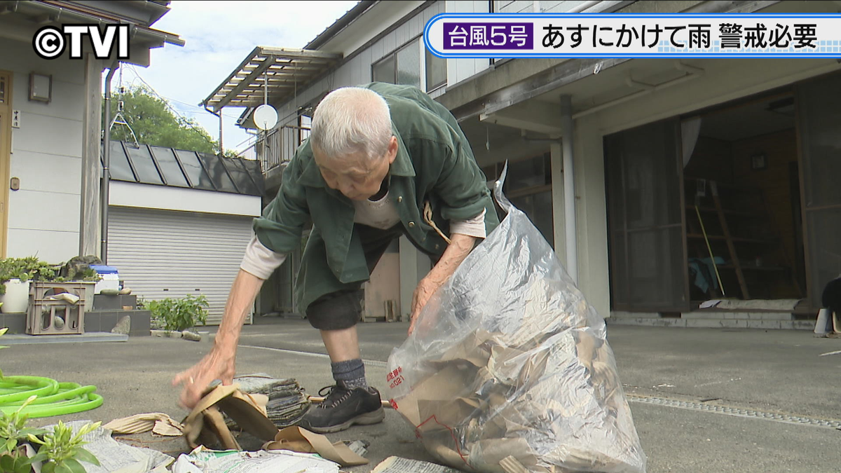 【台風5号】側溝から水あふれ小屋が水につかる 住人「腰痛い」