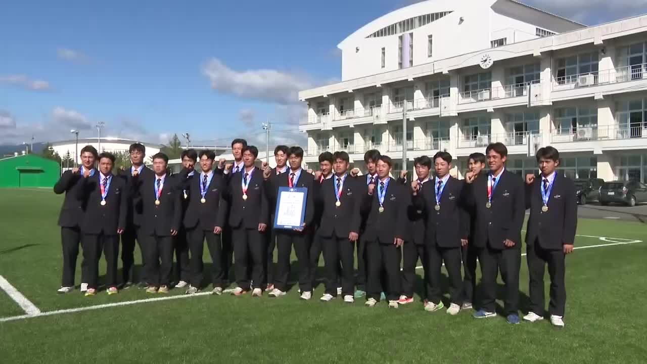 青森・国民スポーツ大会 高校野球硬式の部 花巻東が学校で初優勝を報告