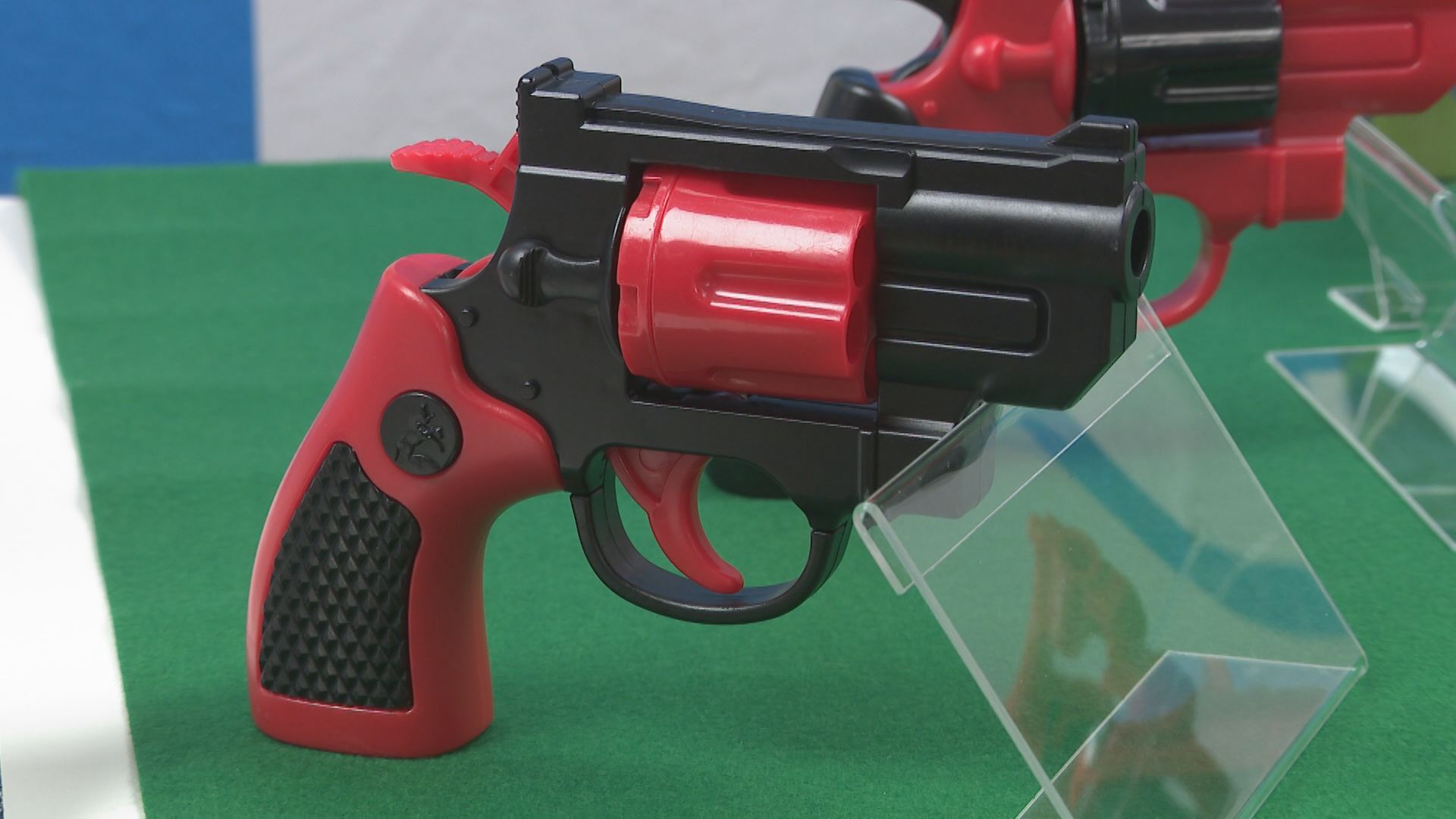 ディスプレイ拳銃 本物の拳銃と同威力の中国製おもちゃ拳銃 県内でも出回る 警察が回収へ
