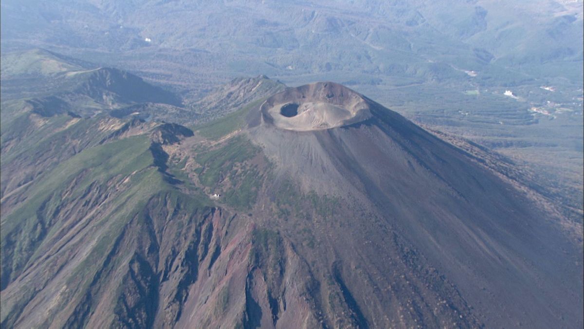 【岩手山火山活動】山頂付近の地熱などの状況「特段の変化は認められず」　気象庁機動調査班の調査結果