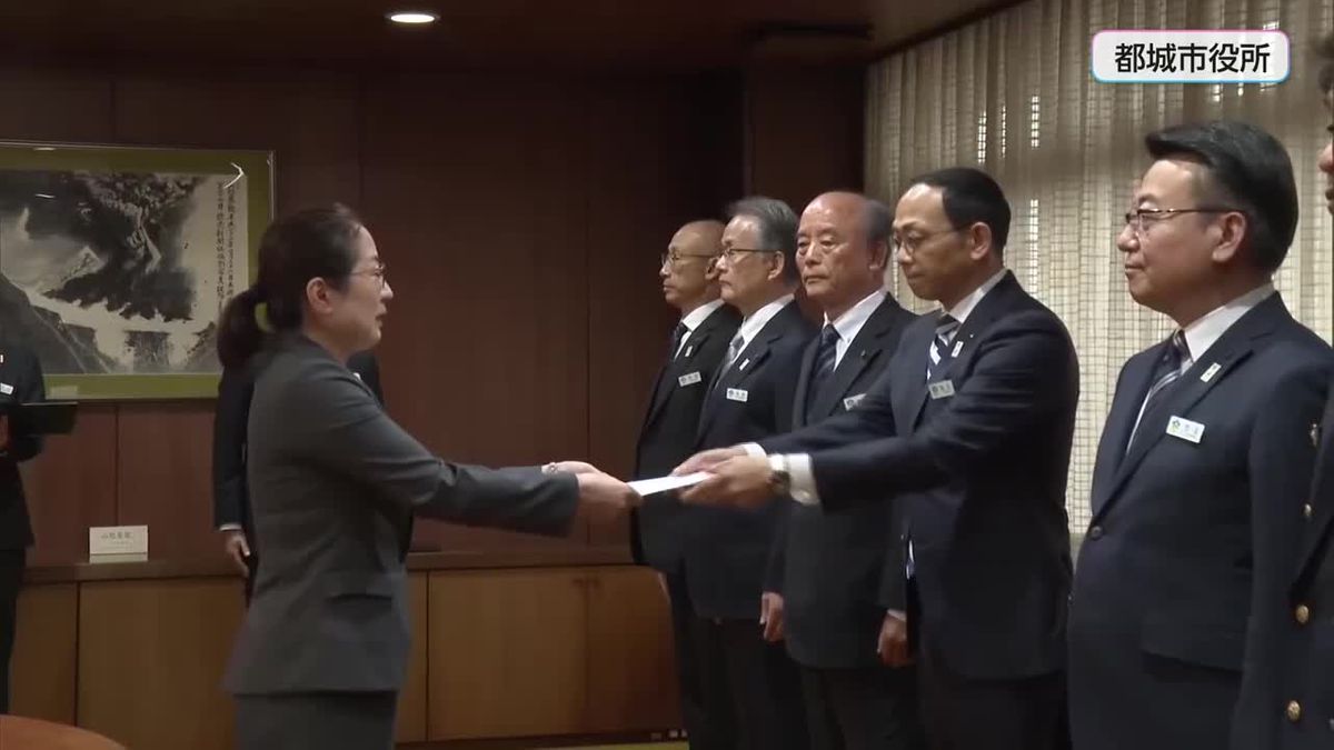 女性管理職が初めて30％を超える　都城市で辞令交付式　部長級18人のうち女性7人