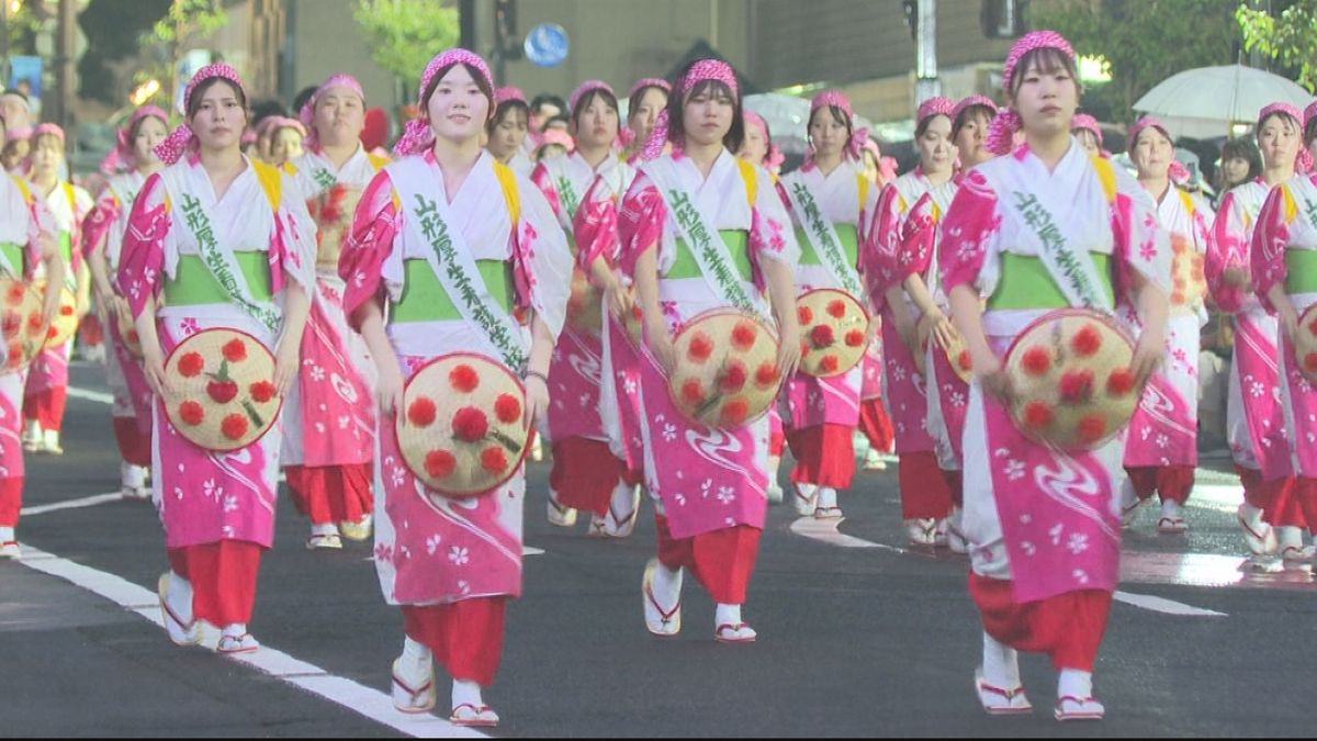 山形花笠まつり2日目　雨にも負けず2800人の踊り手が華麗な踊り