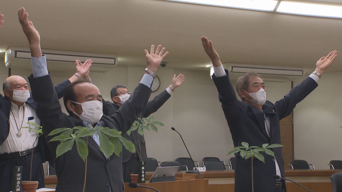 空気に感謝　朝日町で「空気の日」　議会で深呼吸　神社では地下本殿お披露目